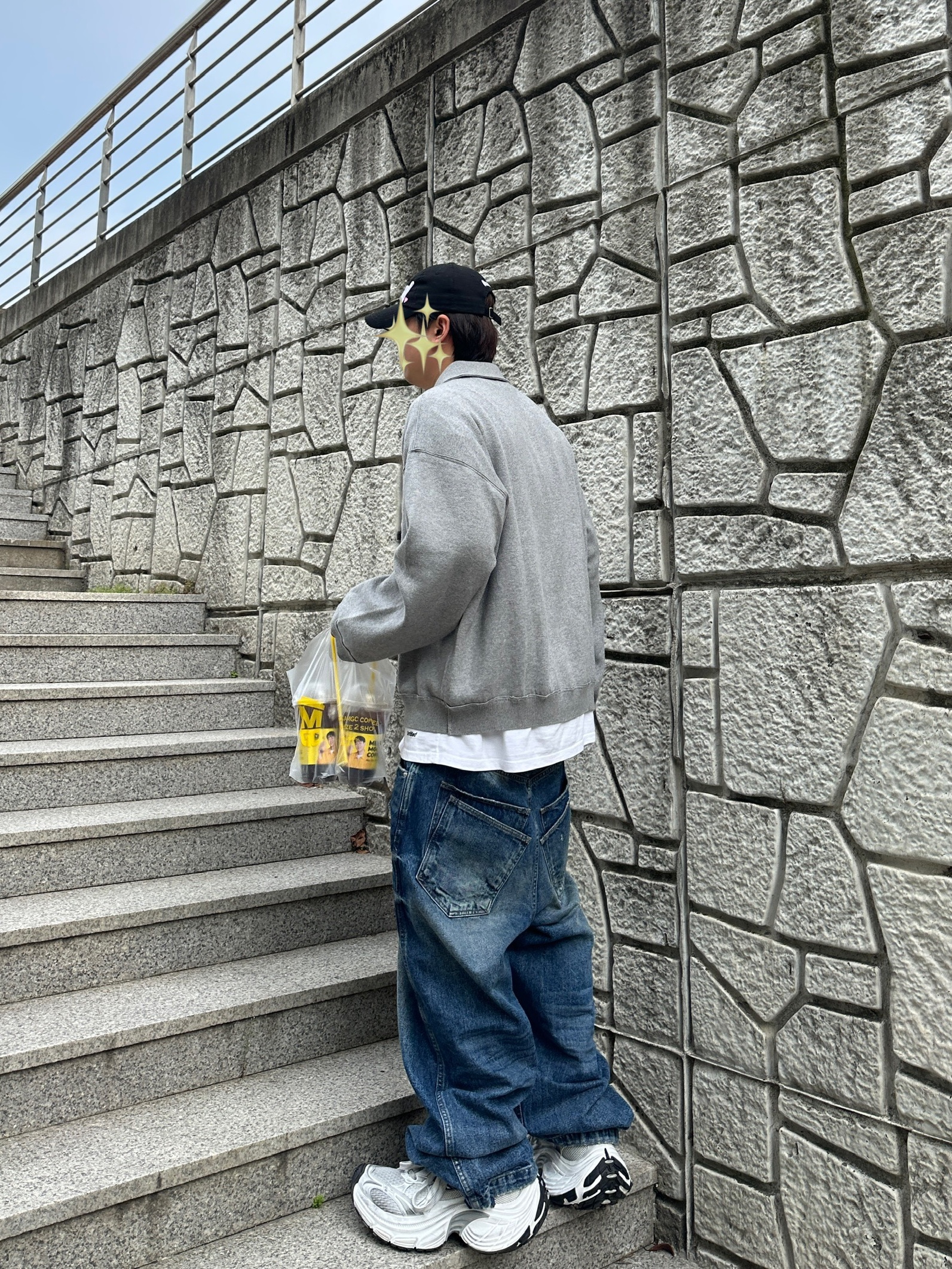 Nonnod Double pocket Japanese Denim Mid Blue, Balenciaga 10XL Sneakers White Grey Silver Black 착용 스타일