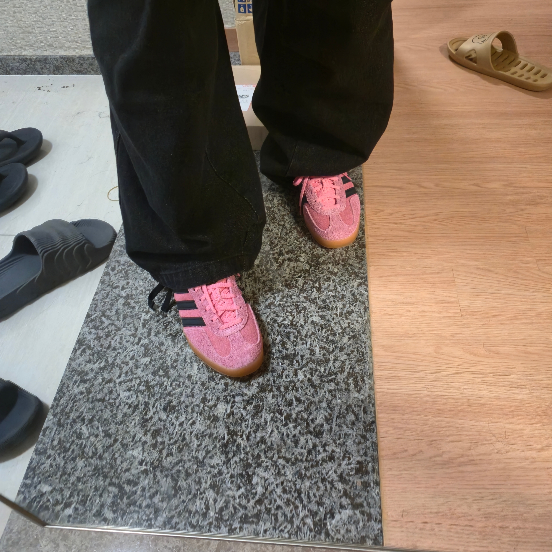 (W) Adidas Gazelle Indoor Bliss Pink 착용 스타일