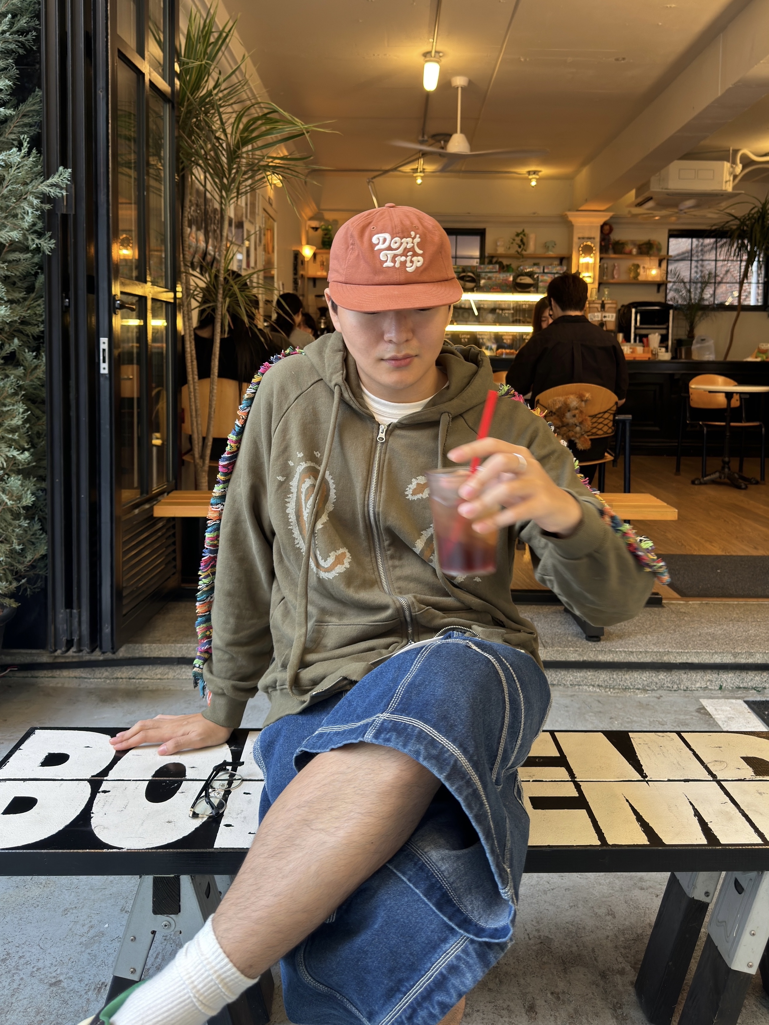 Free & Easy Don't Trip Strapback Hat Rust 착용 스타일 - 3