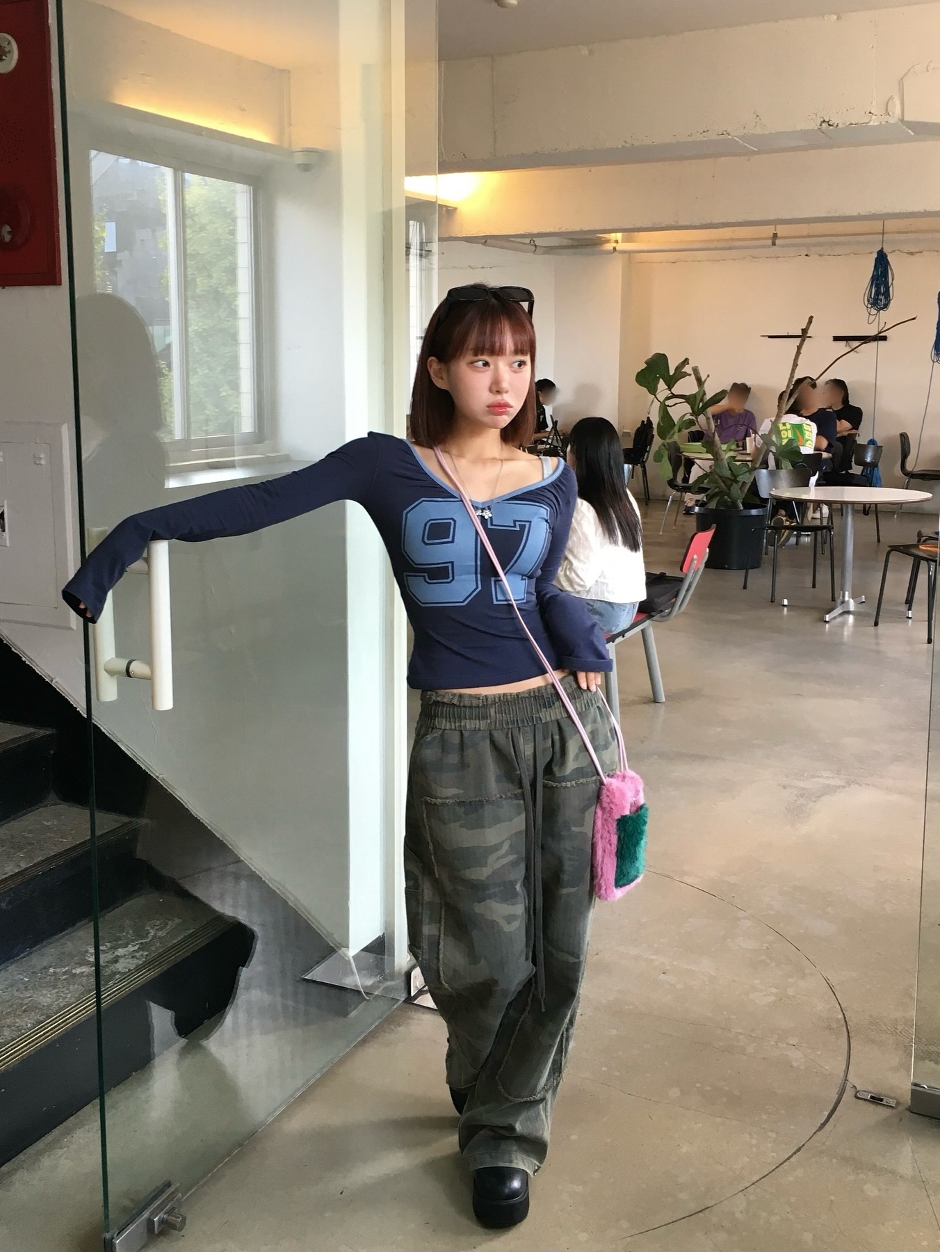 Hono Report Fur Mini Bag & Brooch Pink Green, Hono Report Fur Mini Bag & Brooch Navy Gray 착용 스타일