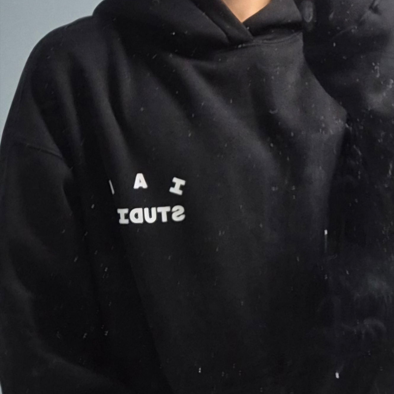 IAB Studio Hoodie Black 착용 스타일 - 3