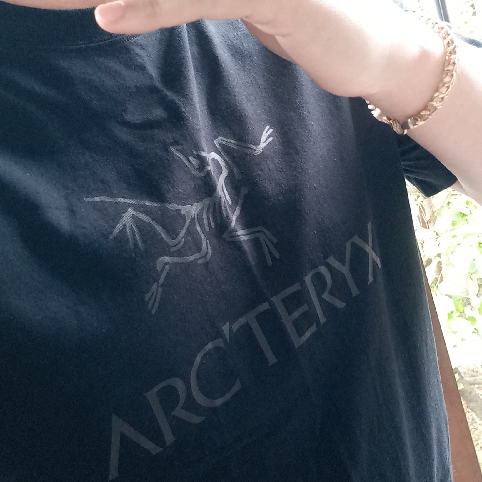 Arc'teryx Arc'word Logo SS T-Shirt Black, Arc'teryx Arc'word Logo SS T-Shirt Black 착용 스타일 - 3