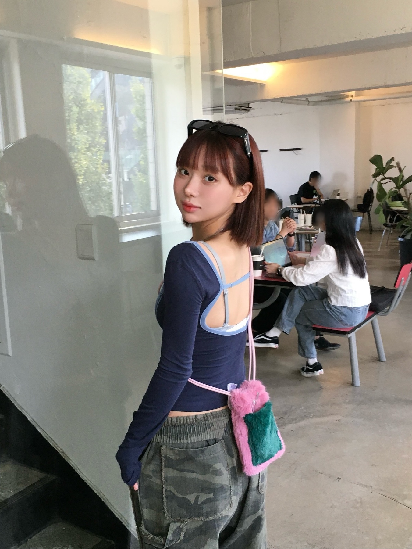 Hono Report Fur Mini Bag & Brooch Pink Green, Hono Report Fur Mini Bag & Brooch Navy Gray 착용 스타일