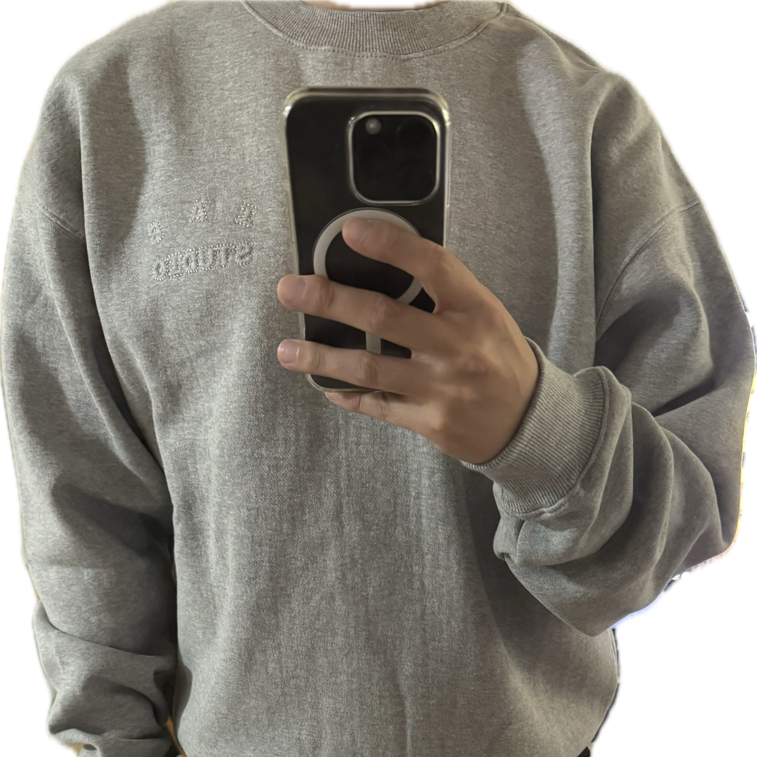 IAB Studio Embossed Sweatshirt Gray 착용 스타일