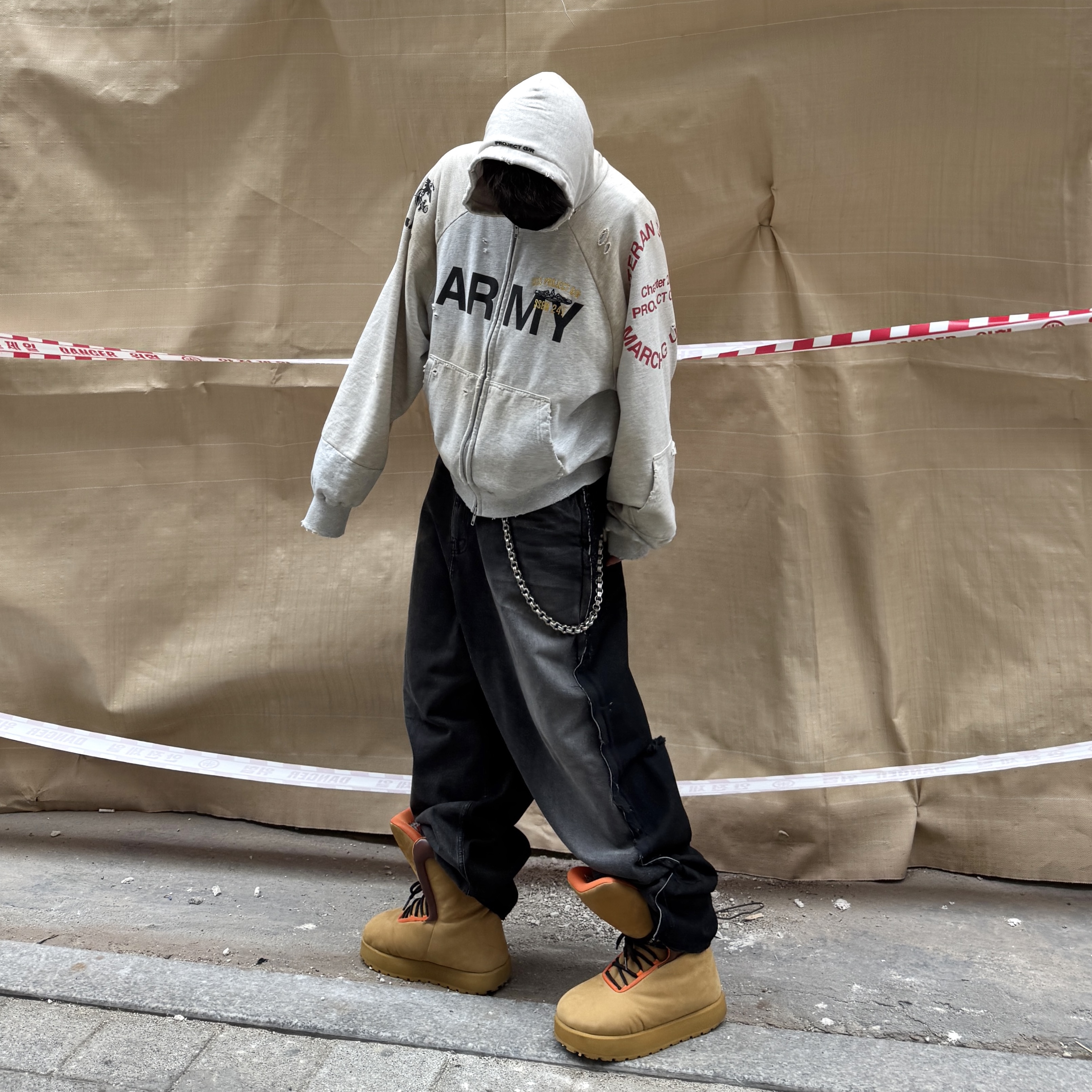 Project G/R Reconstructed Folded Zip Hoodie Dirty Melange, Project G/R Two Faced Denim Pants Black 착용 스타일 - 3