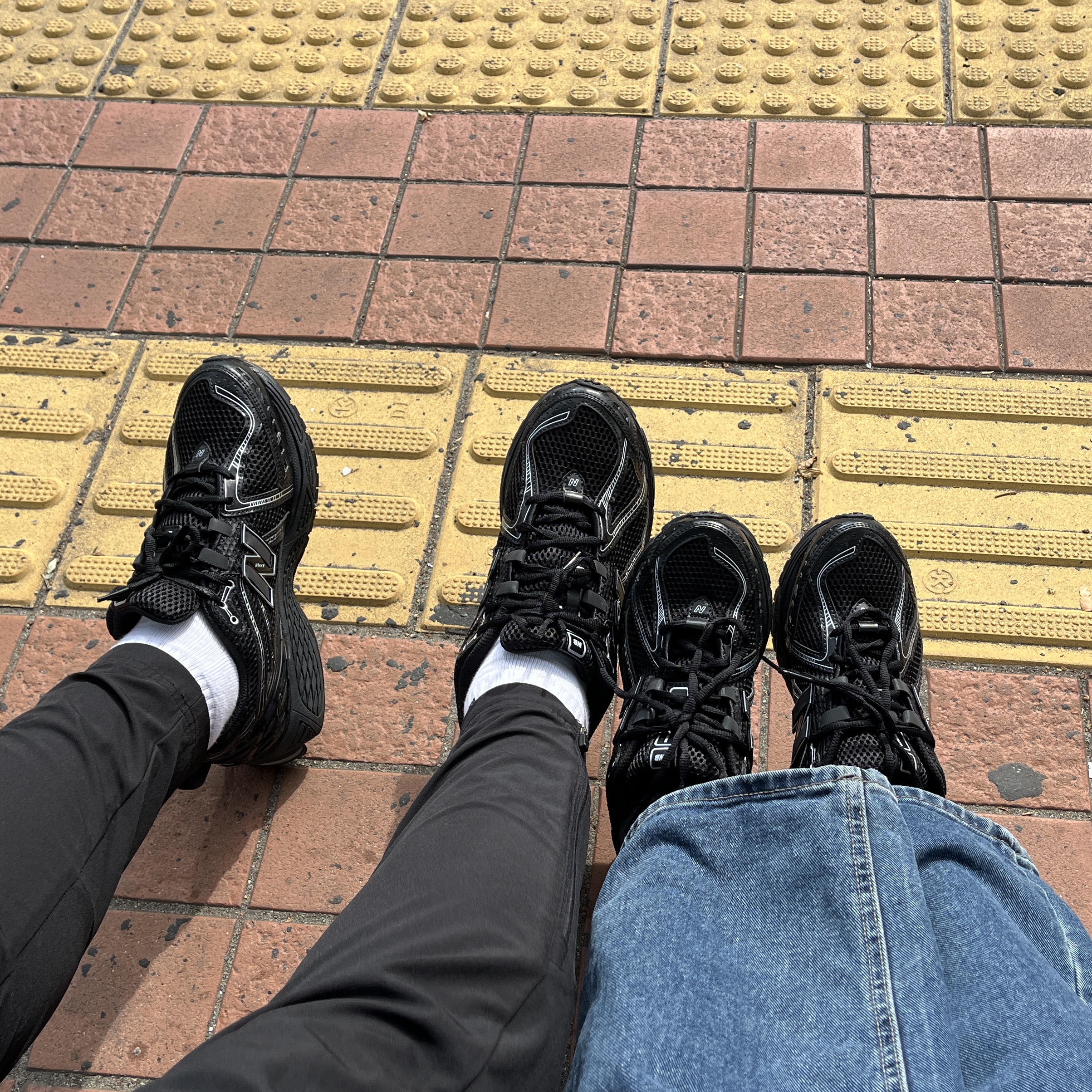 New Balance 1906R Black Silver Metallic 착용 스타일