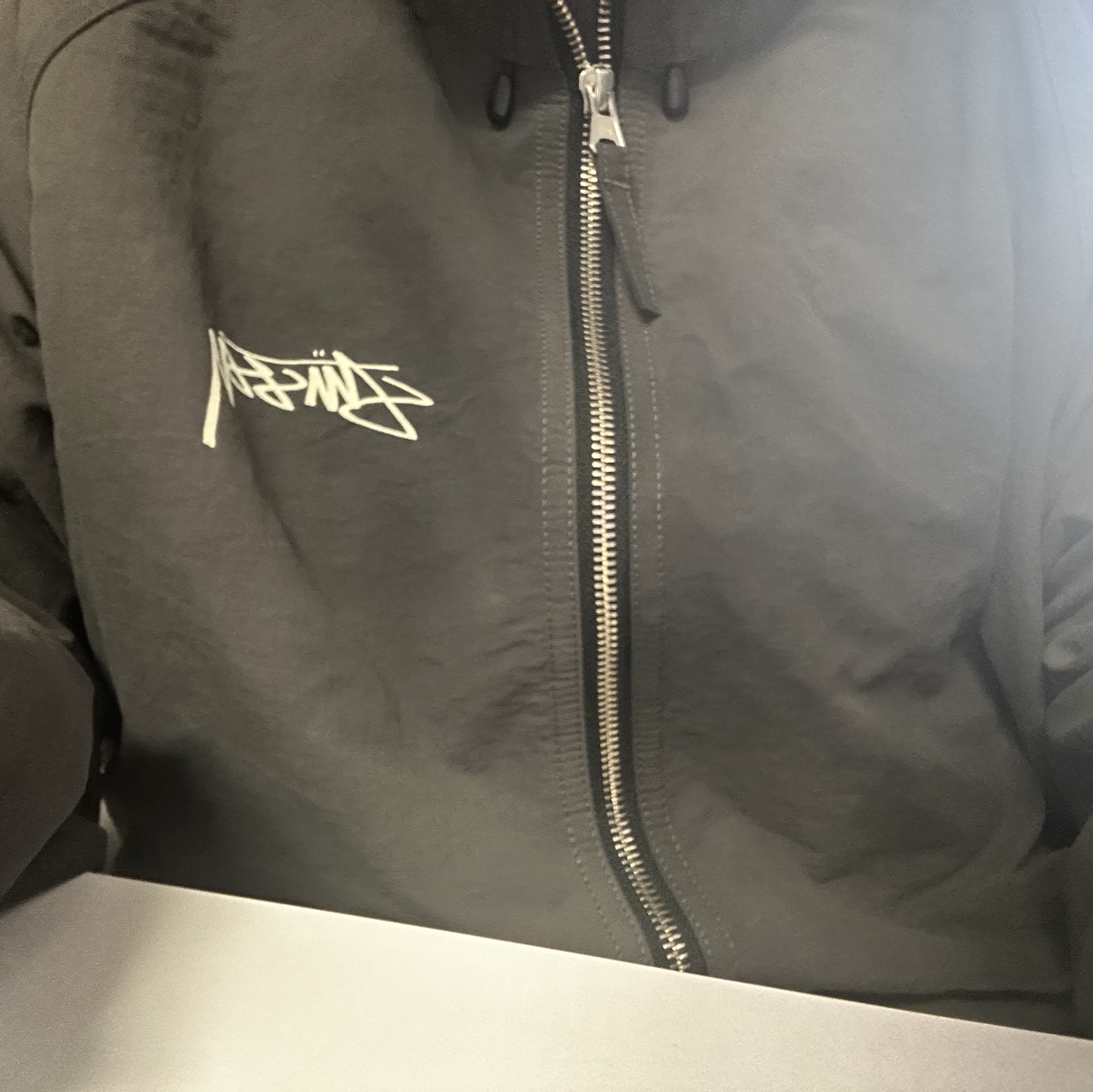 Stussy Wave Dye Beach Shell Jacket Black 착용 스타일