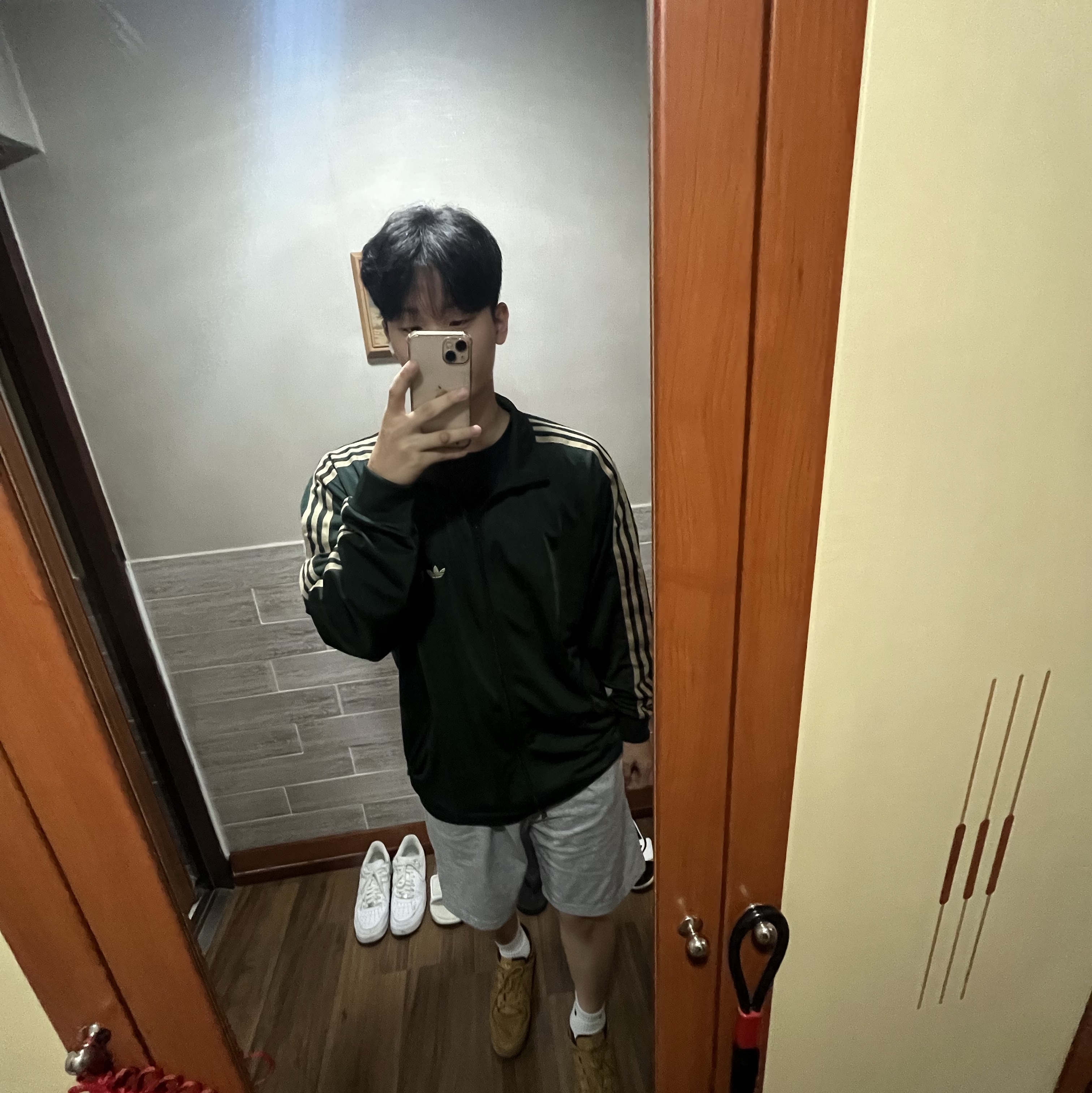 Adidas Originals Beckenbauer Track Jacket Shadow Green - KR Sizing, Adidas Forum Low Classic Brown 착용 스타일