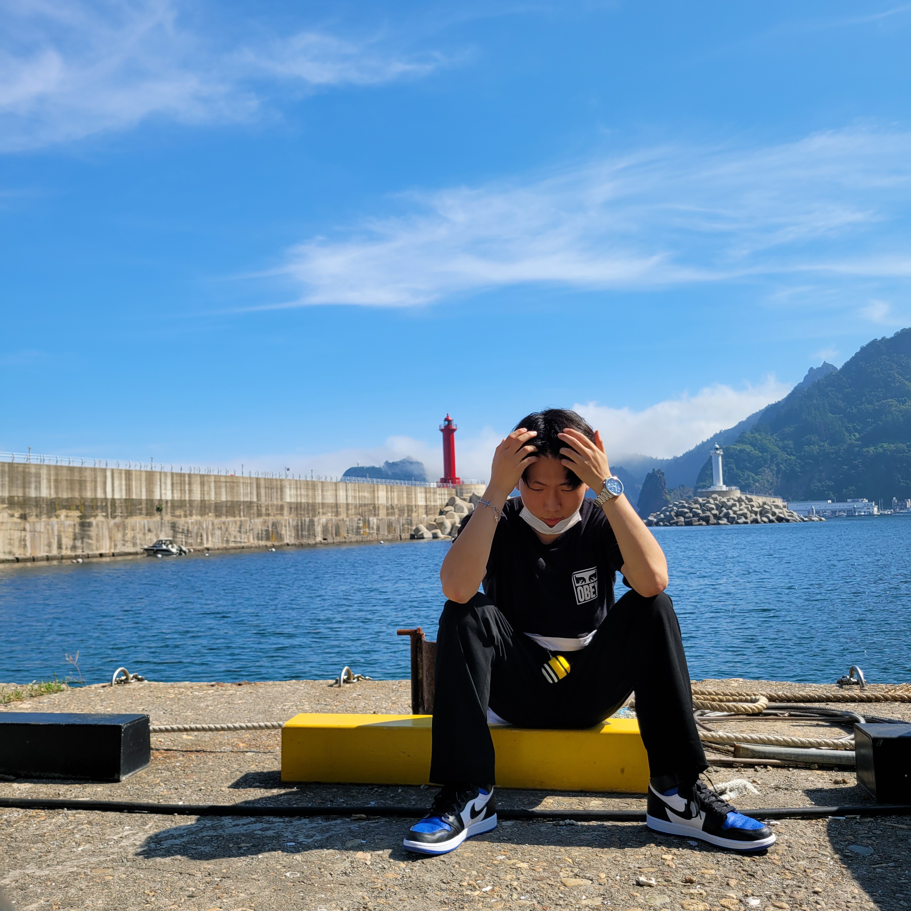 Jordan 1 Retro High OG Royal Toe, Obey Eyes Icon 2 Heavyweight T-Shirt Off Black 착용 스타일 - 2