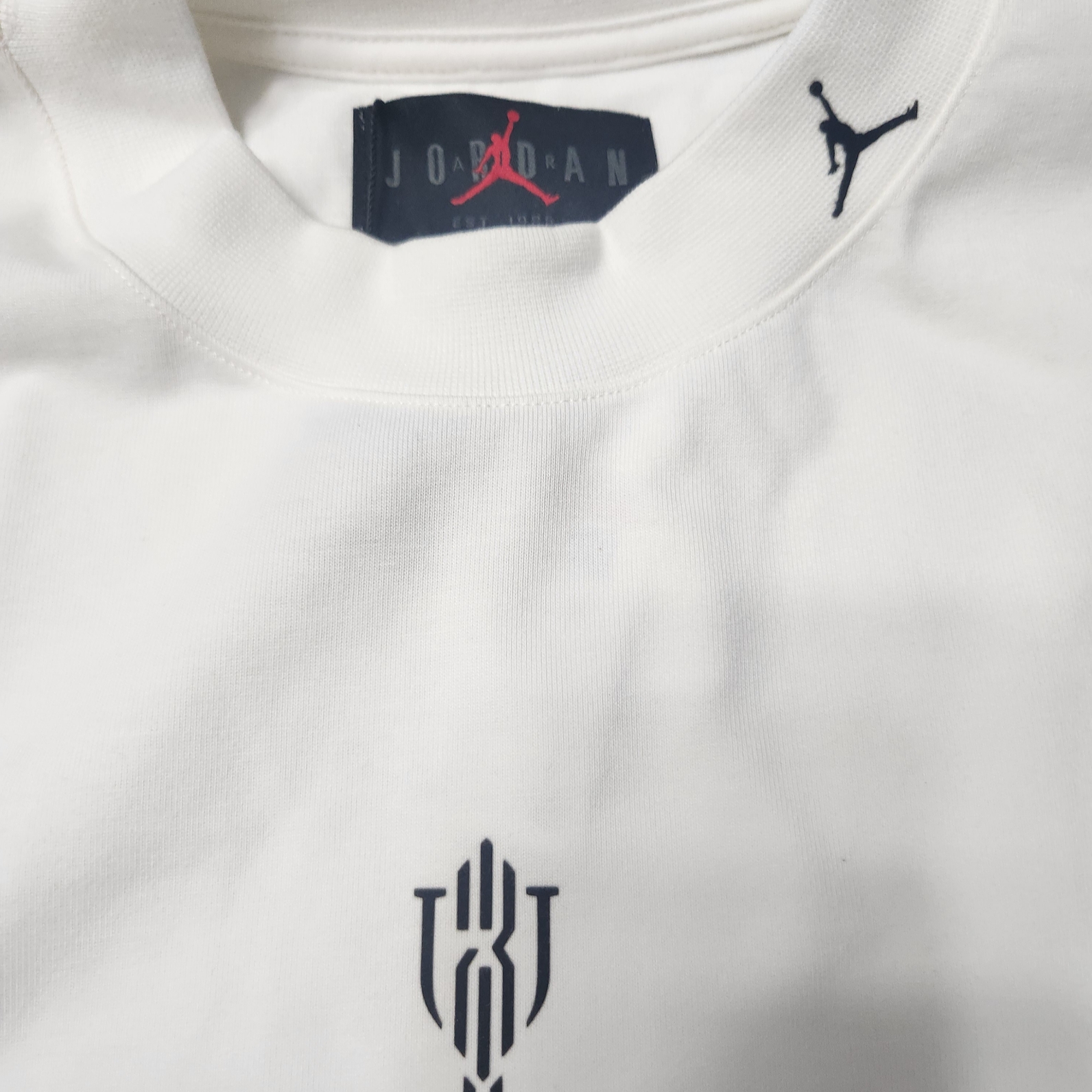 Jordan x Trophy Room Short Sleeve Top Sail (FQ3844-133) 착용 스타일 - 2
