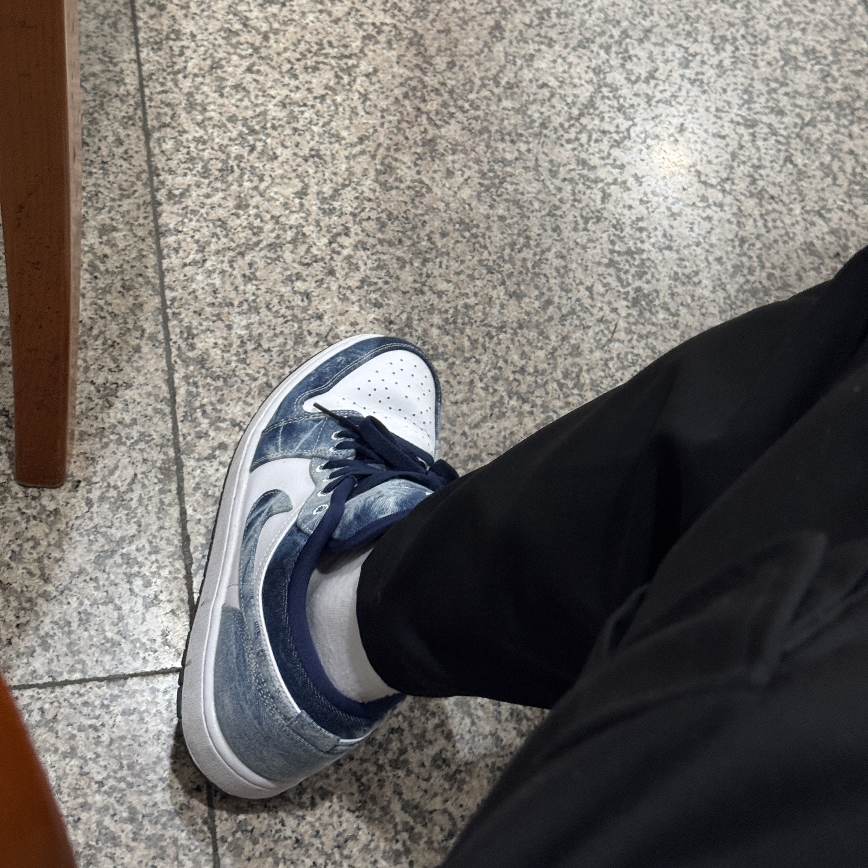 Jordan 1 Low SE Washed Denim 착용 스타일
