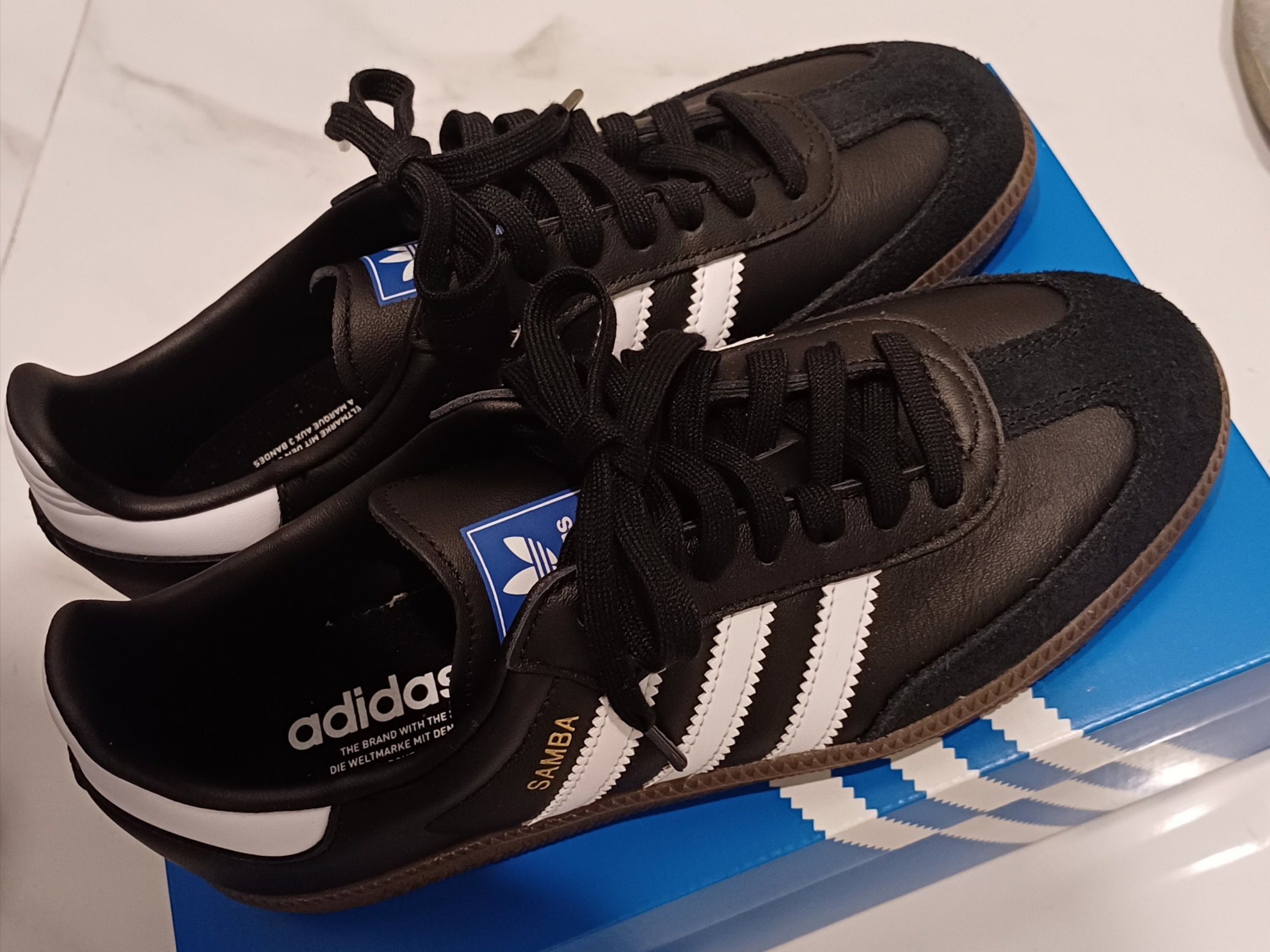 Adidas Samba OG Black White Gum 착용 스타일 - 1