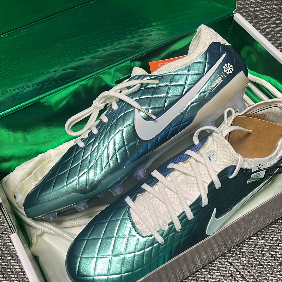 Nike Tiempo Emerald Legend 10 Elite AG Pro Dark Atomic Teal Sail 착용 스타일