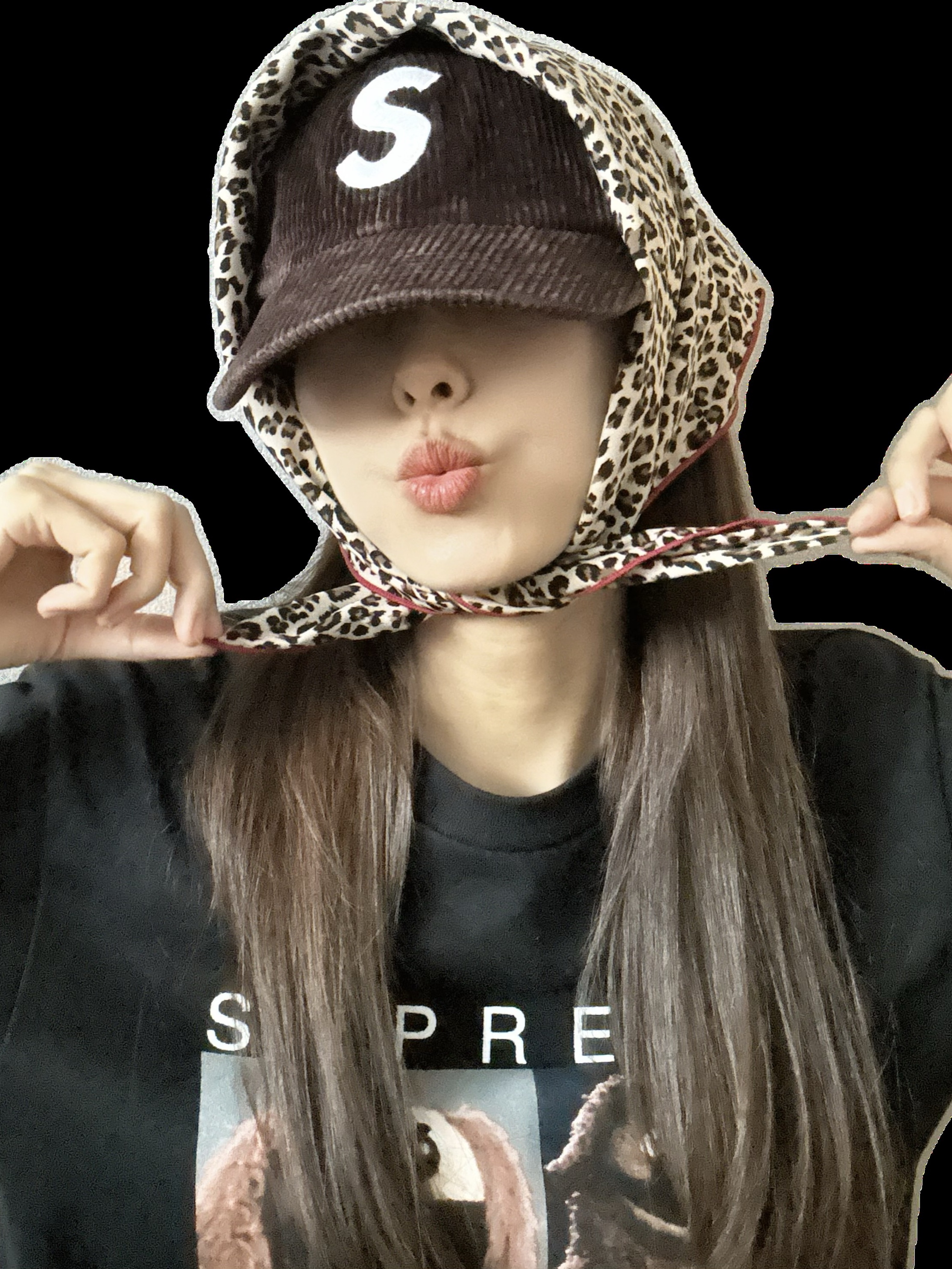 Supreme Corduroy S Logo 6-Panel Dark Brown - 24FW, Supreme Rowlf T-Shirt Black - 24SS 착용 스타일 - 2