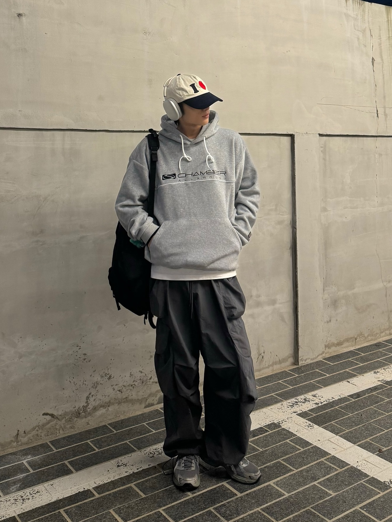 SPORT CHAMBER SC 90s Denim Shirt Blue, SPORT CHAMBER SC Flash Fleece Hoodie T-Shirt Gray 착용 스타일