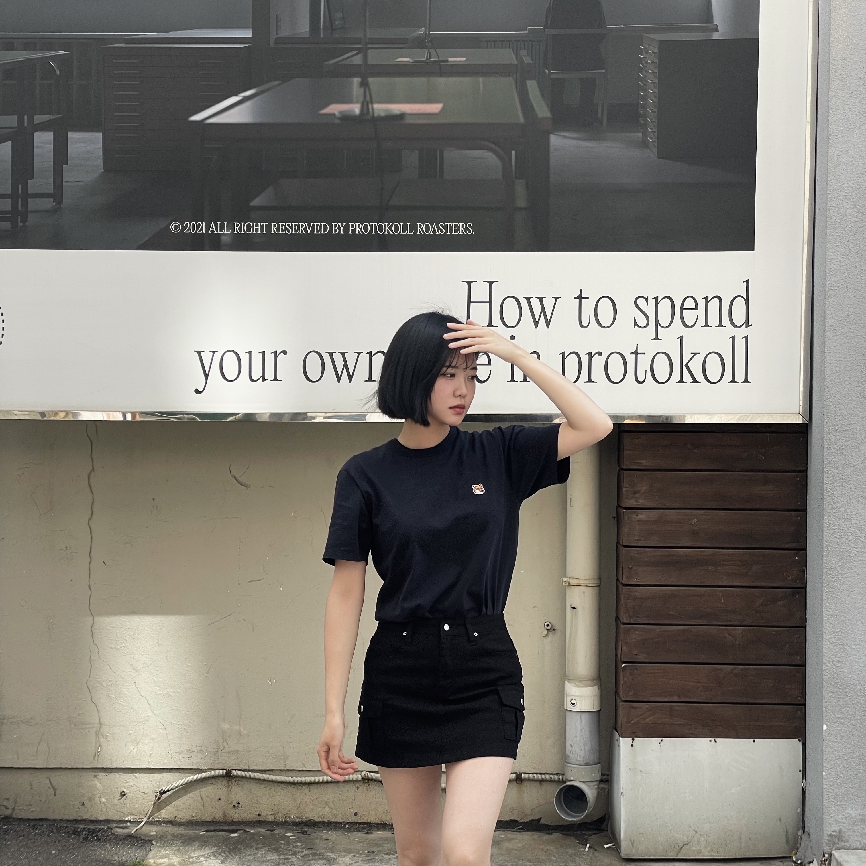 Maison Kitsune Fox Head Patch Classic T-Shirt Navy 착용 스타일
