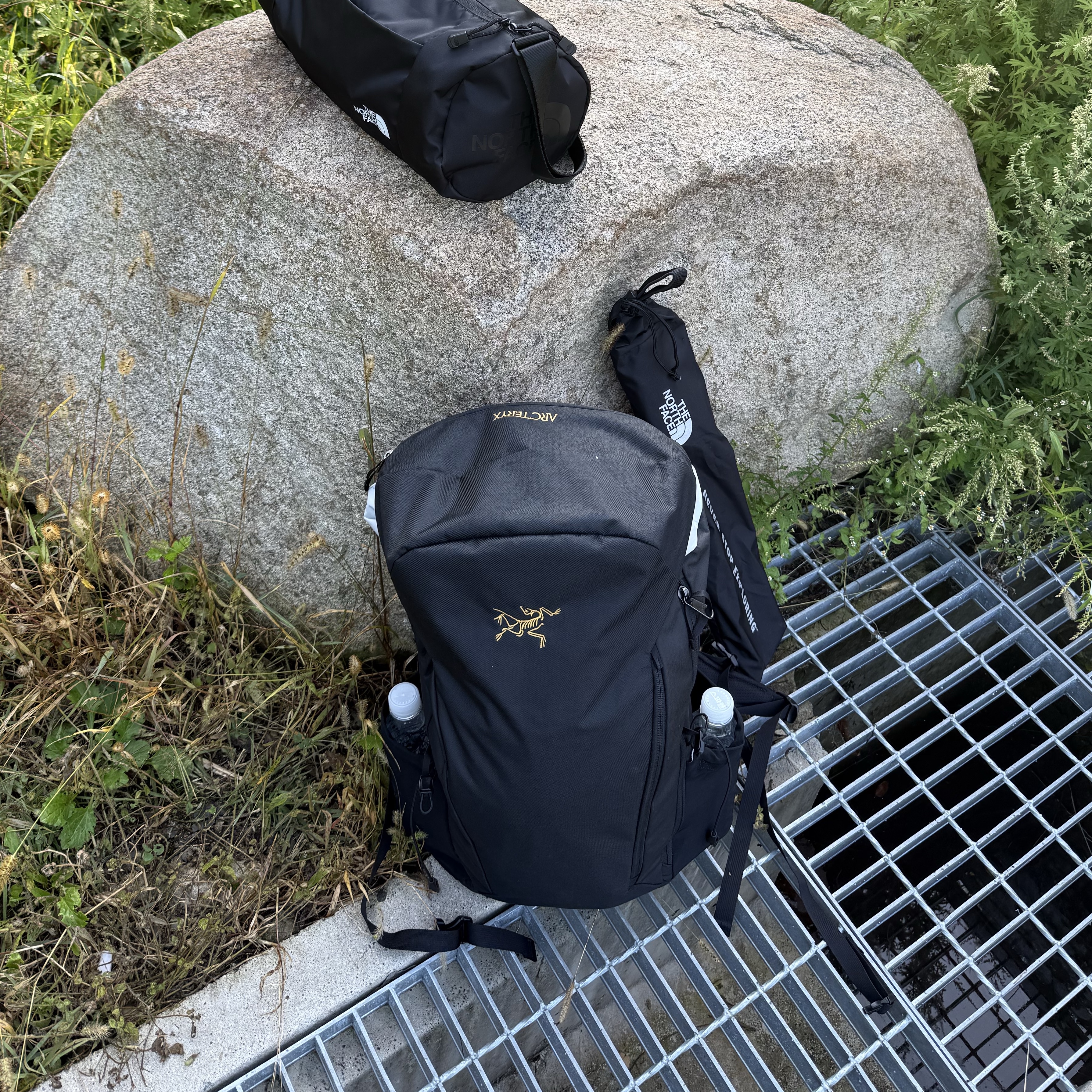 Arc'teryx Sinsola Hat 24K Black 착용 스타일 - 3