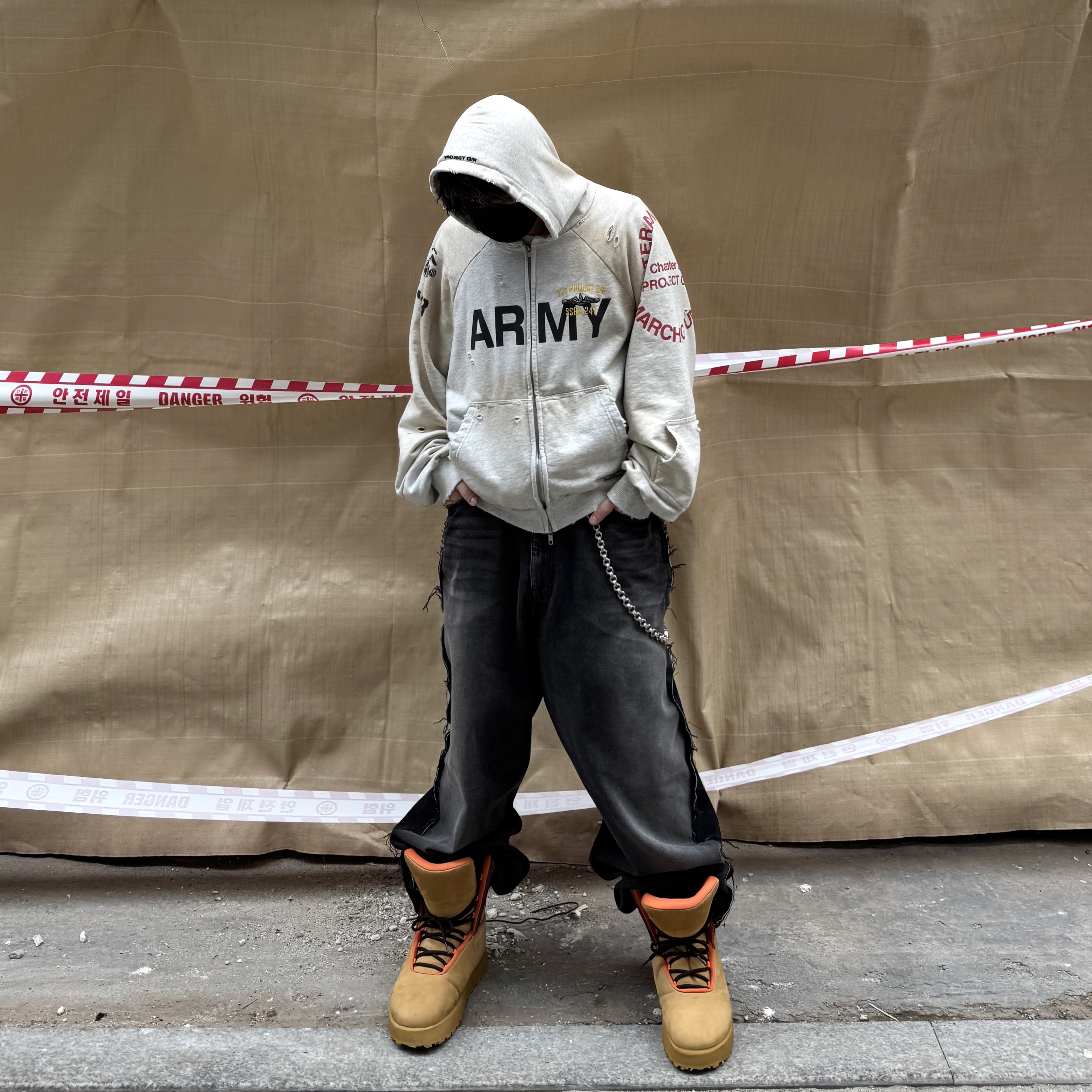 Project G/R Reconstructed Folded Zip Hoodie Dirty Melange, Project G/R Two Faced Denim Pants Black 착용 스타일 - 1
