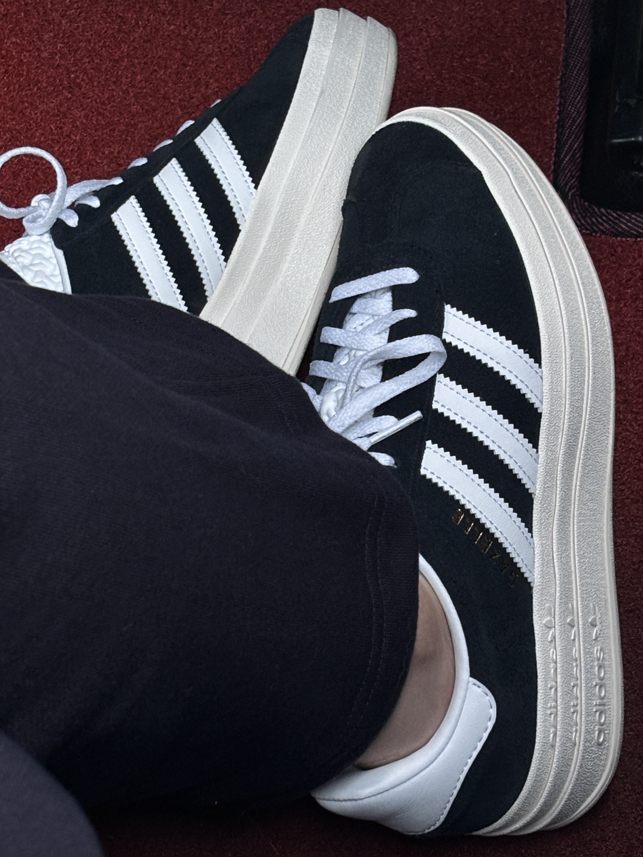(W) Adidas Gazelle Bold Core Black Cloud White 착용 스타일