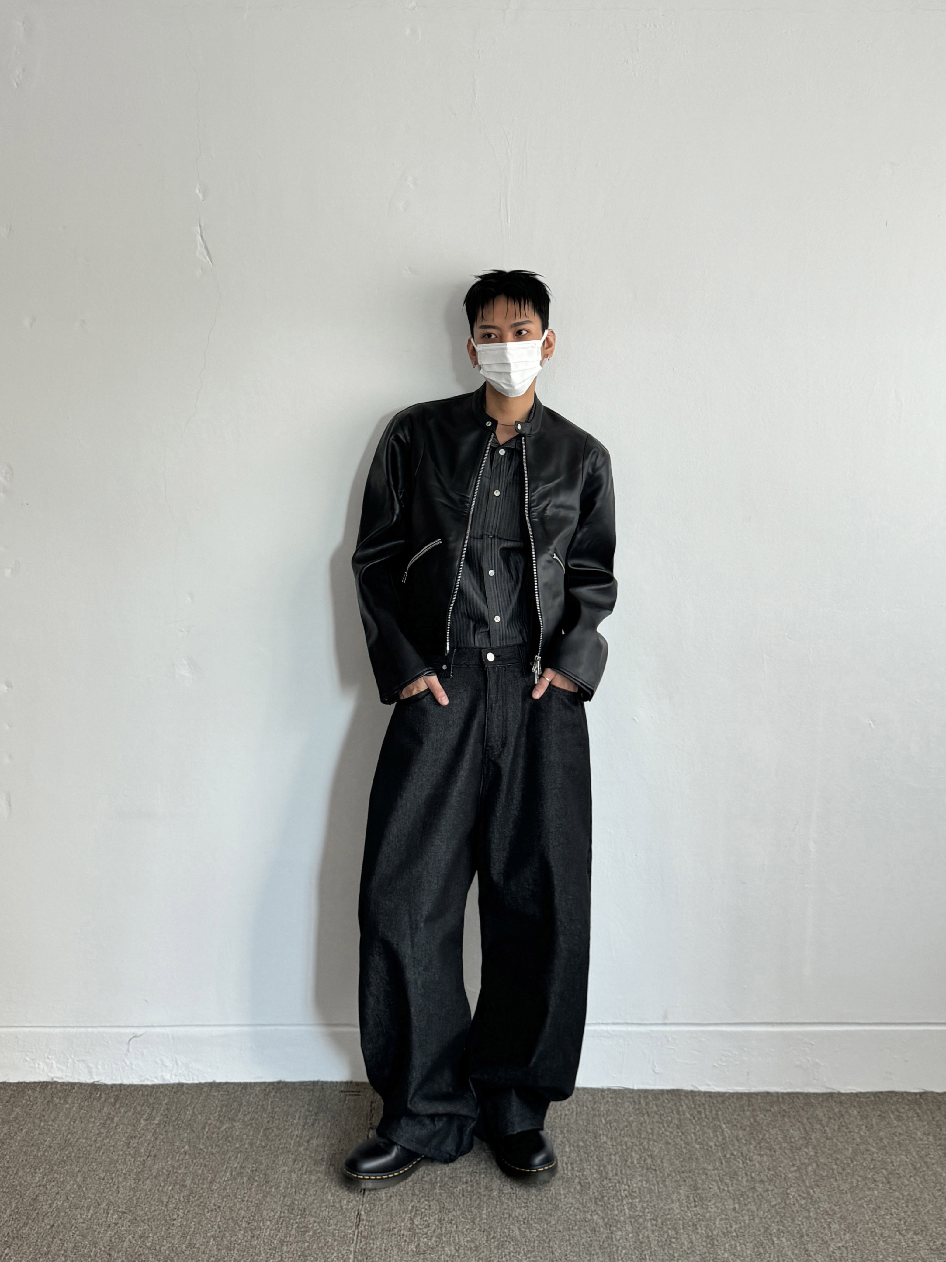 Dr. Martens 1461 Smooth Black 착용 스타일 - 1