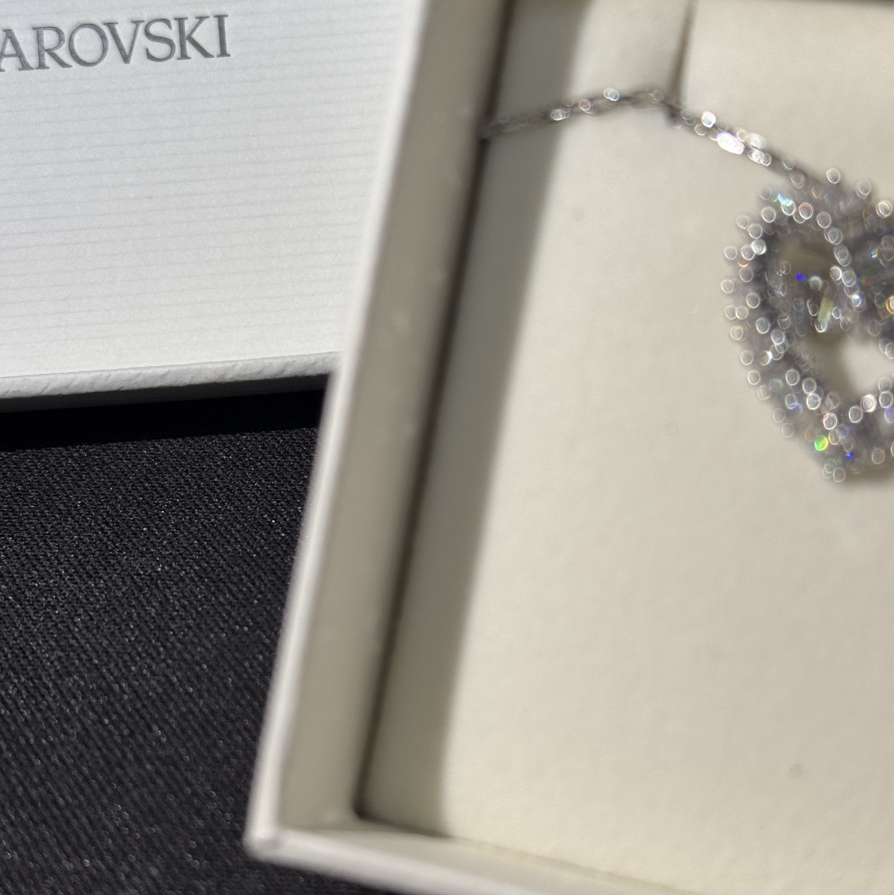 (W) Swarovski Matrix Heart Pendant White Rhodium Plated 착용 스타일 - 1