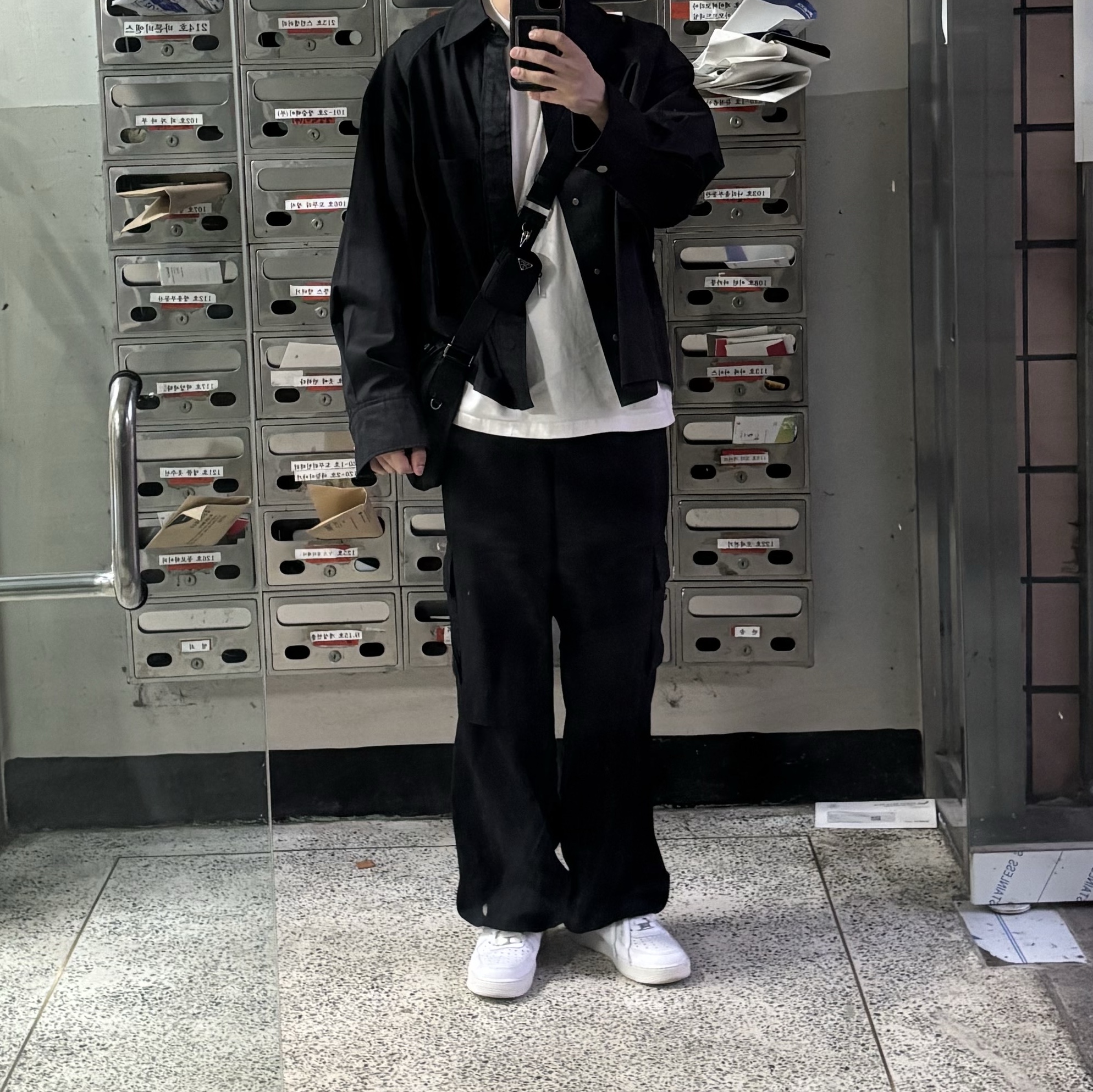 Prada Re-Nylon Shoulder Bag Black, Wooyoungmi Cotton Cropped Shirt Black - 22FW 착용 스타일
