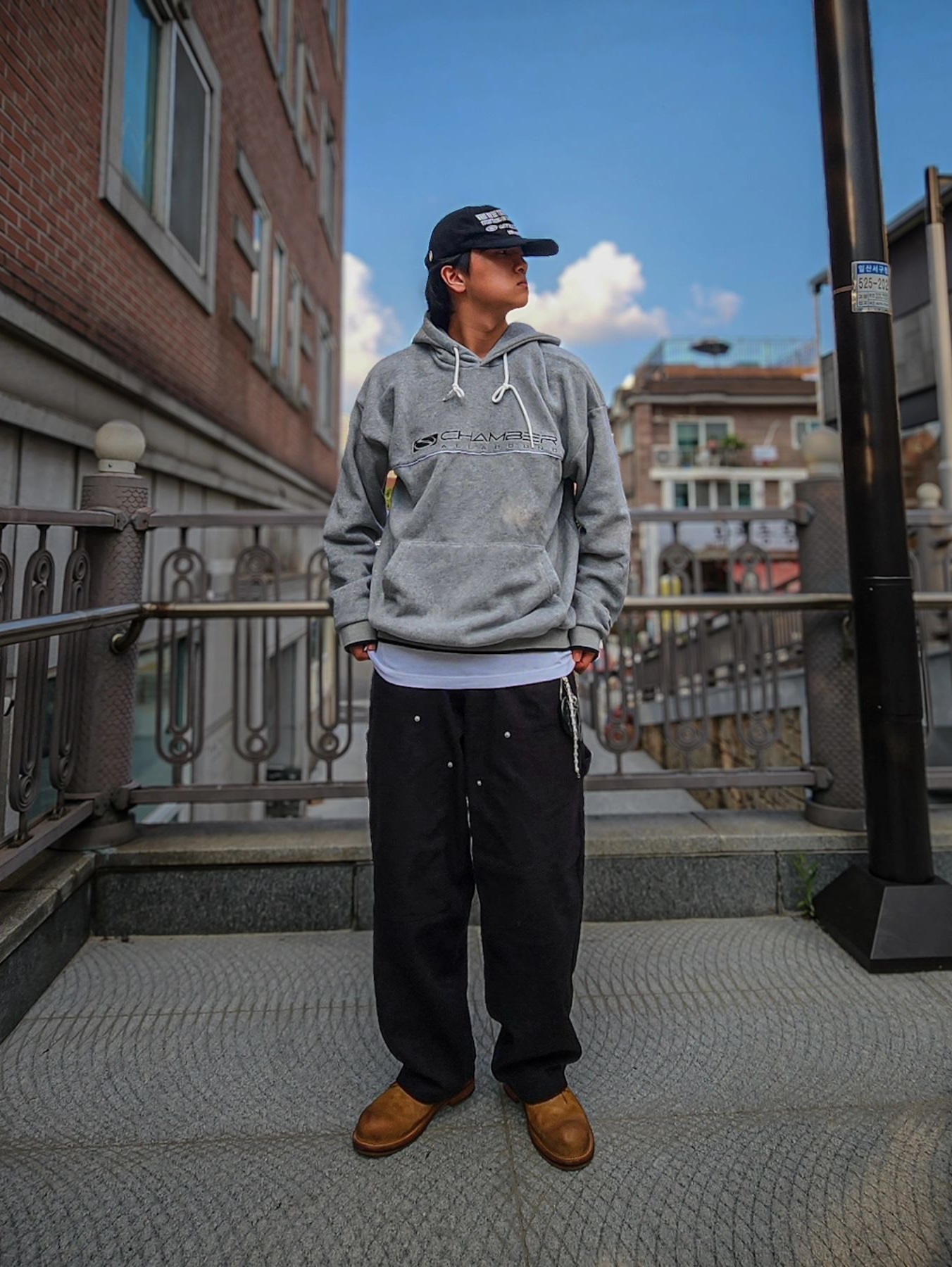 SPORT CHAMBER SC 90s Denim Shirt Blue, SPORT CHAMBER SC Flash Fleece Hoodie T-Shirt Gray 착용 스타일