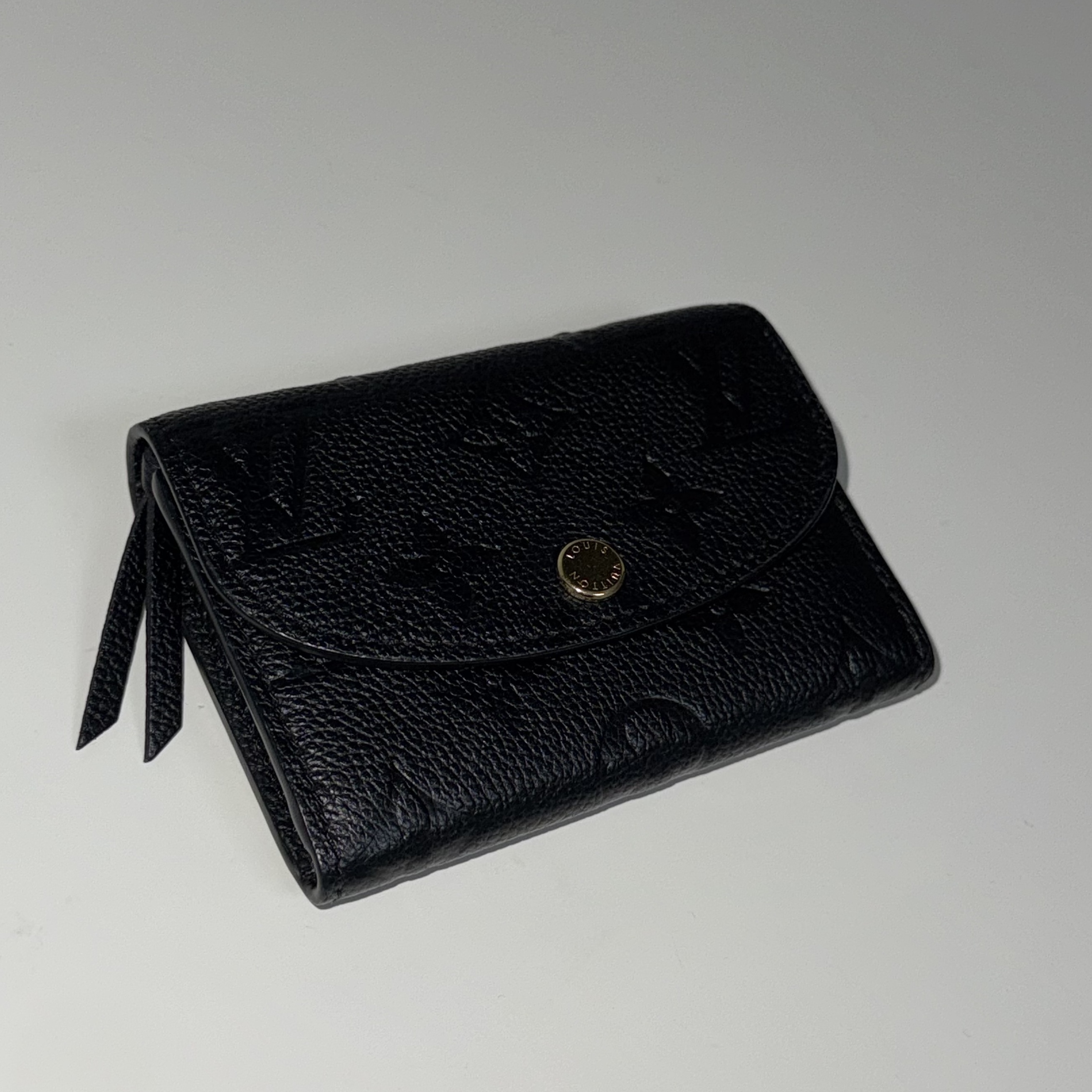 Louis Vuitton Rosalie Coin Purse Monogram Black 착용 스타일