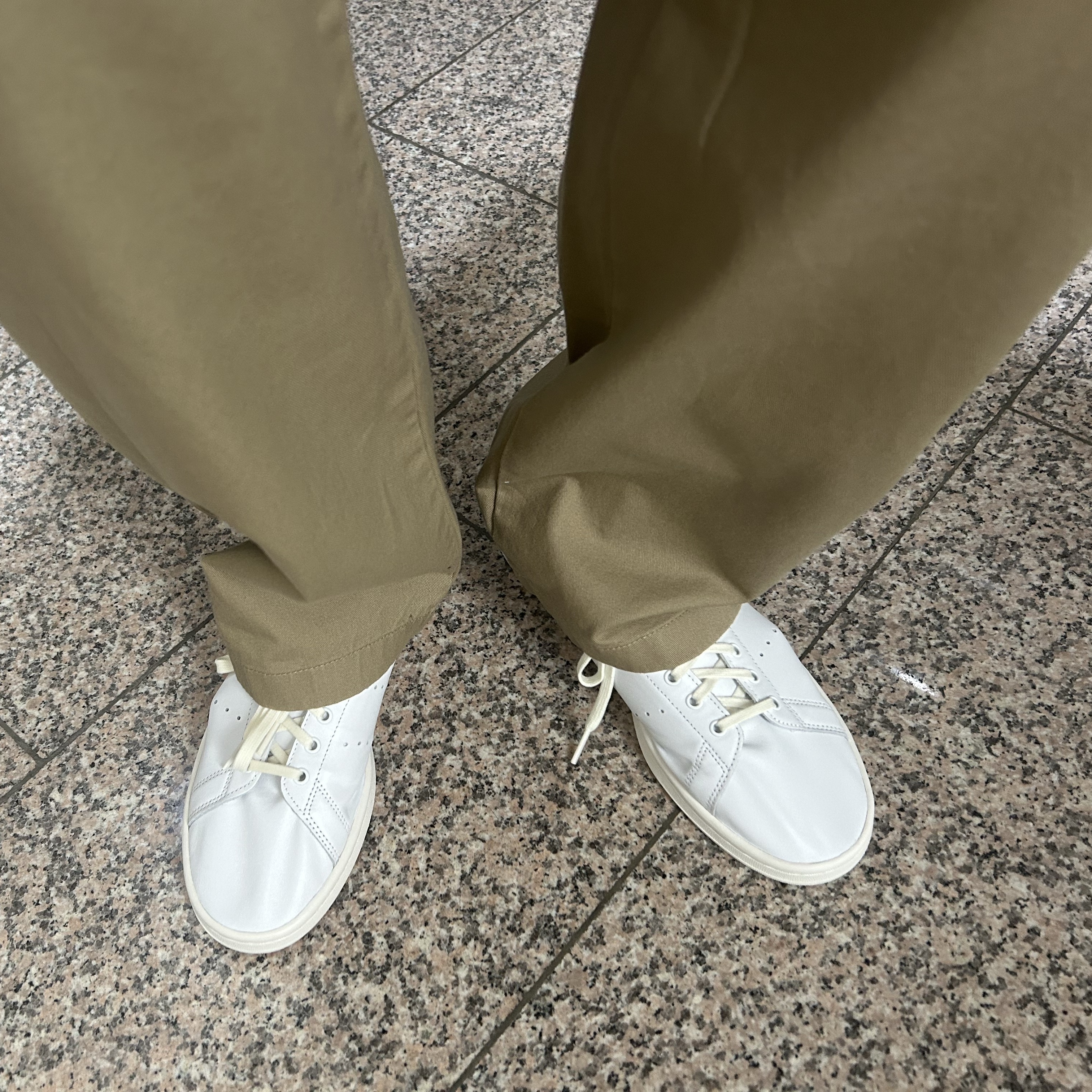 Adidas Stan Smith Decon Cloud White Green 착용 스타일 - 2