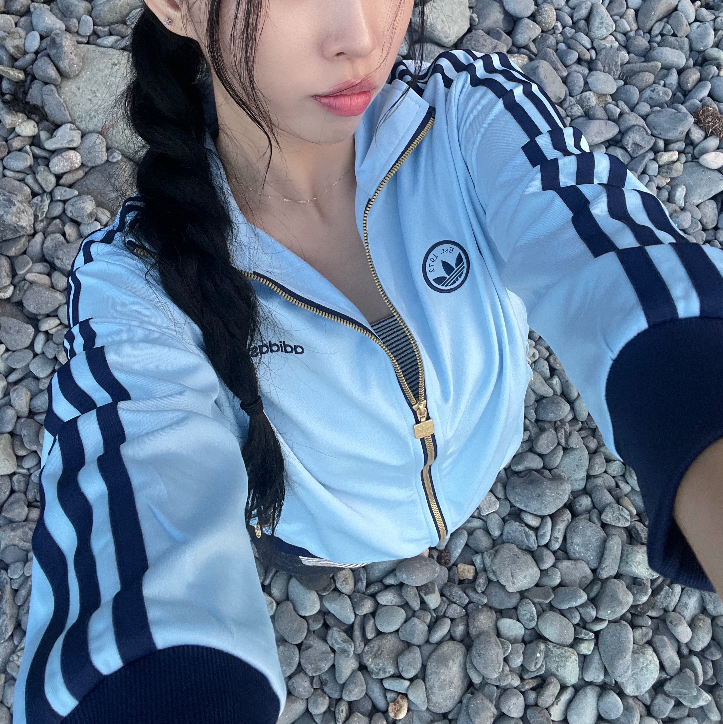 (W) Adidas Firebird Badge Track Top Clear Sky - KR Sizing 착용 스타일