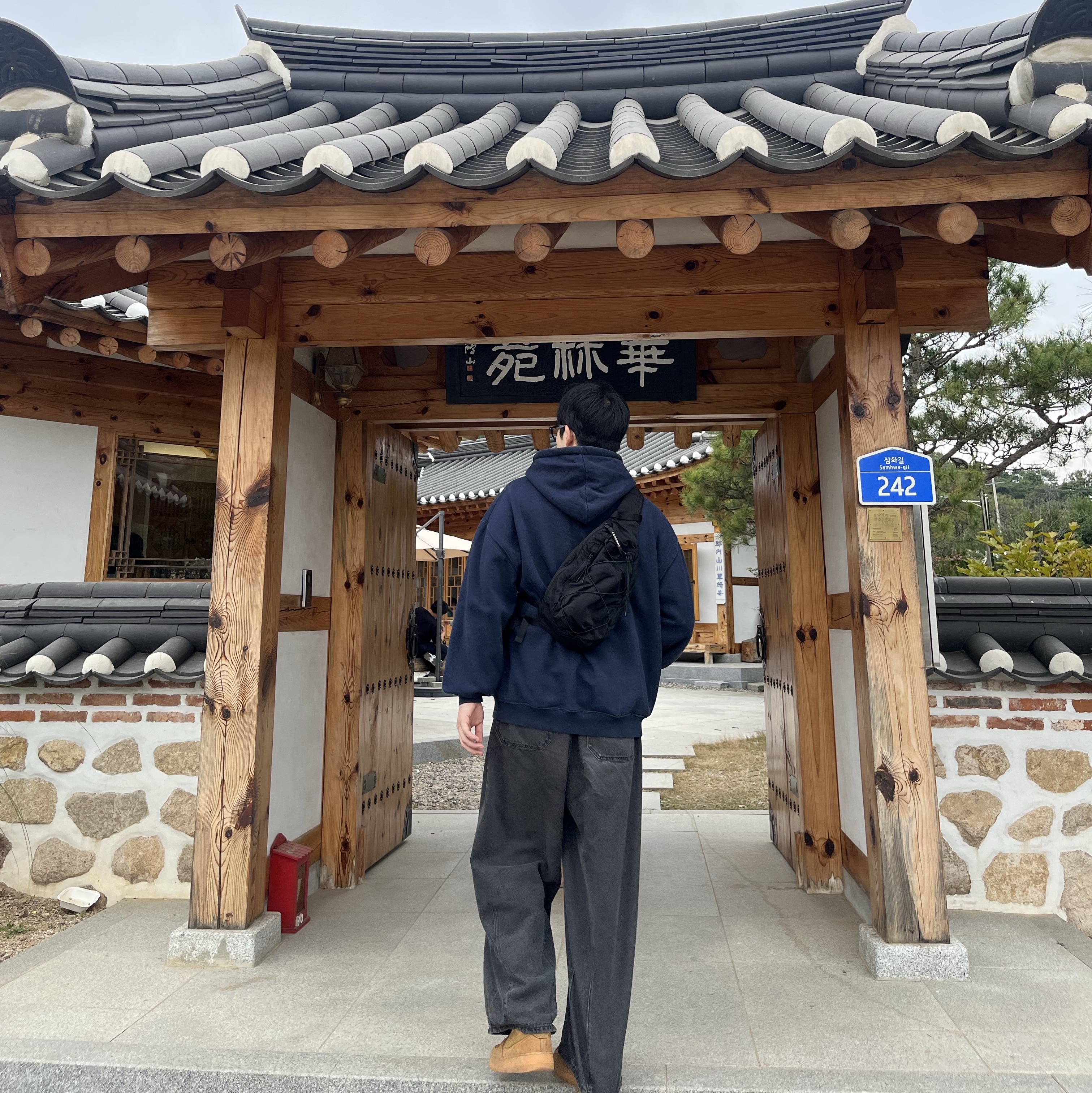 C.P. Company Nylon B Crossbody Rucksack Black - 24FW 착용 스타일