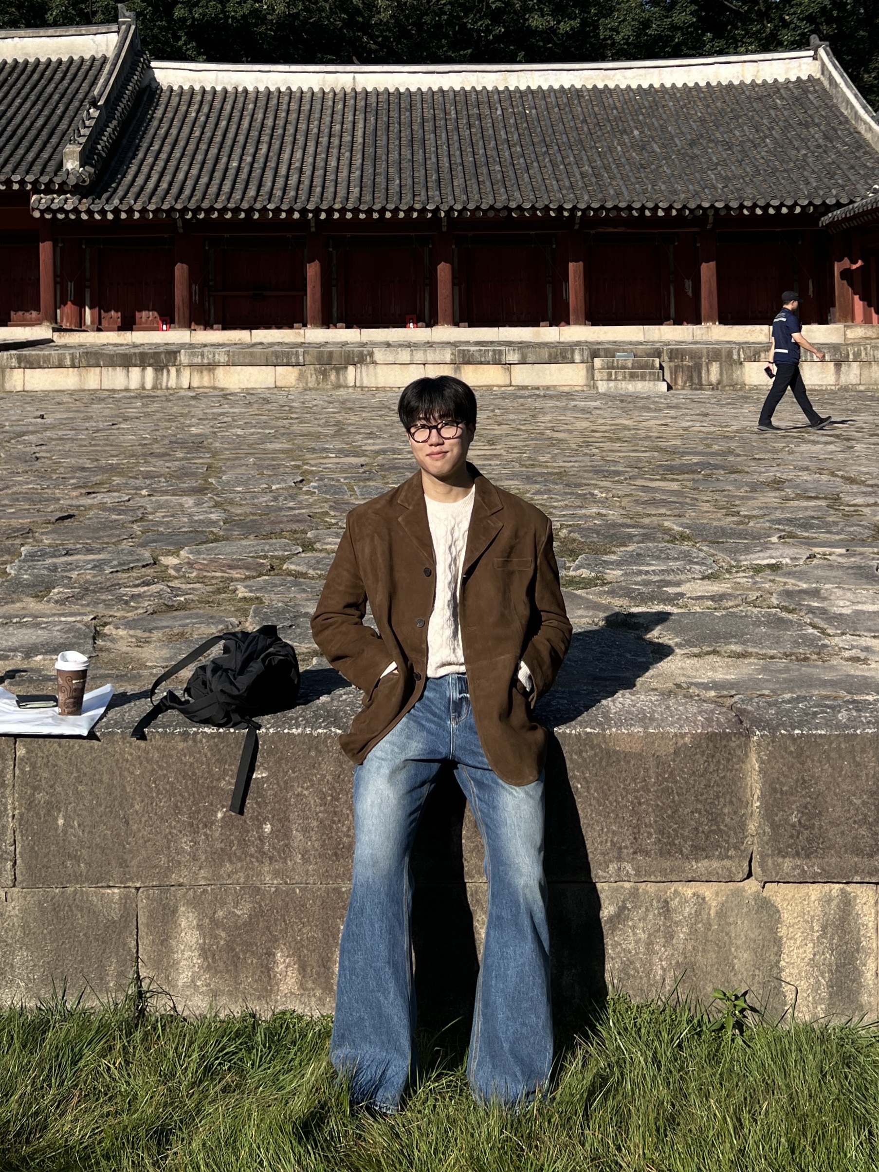 STU Goat Suede Blazer Brown, STU Flared Denim Pants Indigo 착용 스타일 - 5