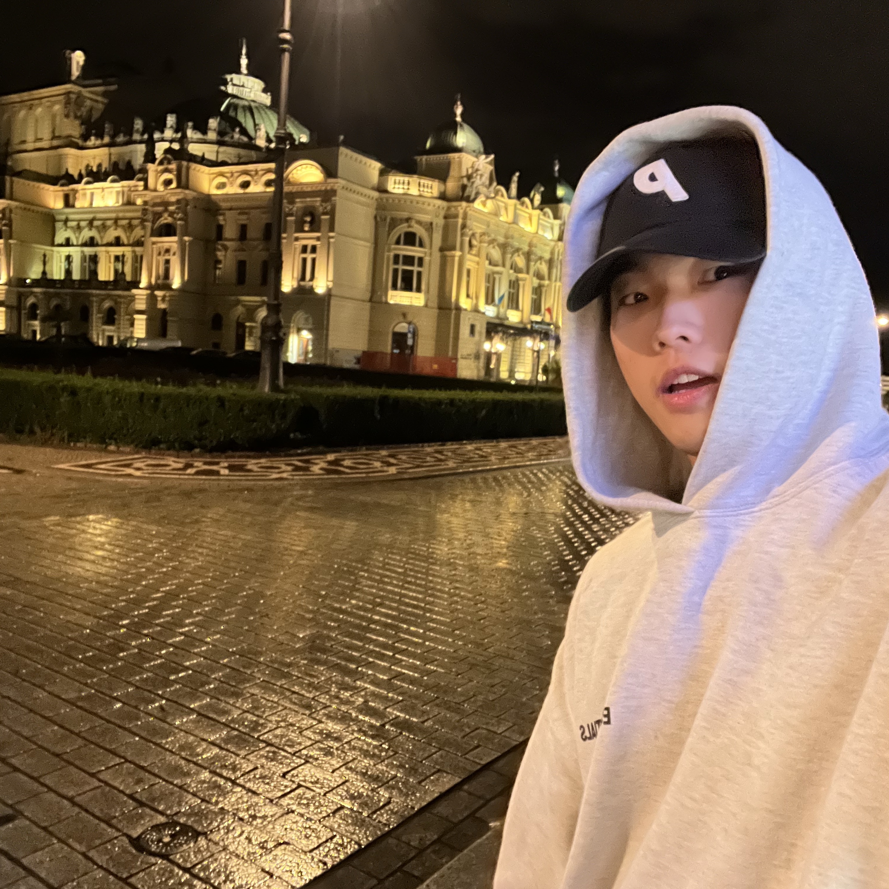 Palace P 6-Panel Cap Black - 23FW, Essentials The Core Collection Hoodie Light Oatmeal 착용 스타일