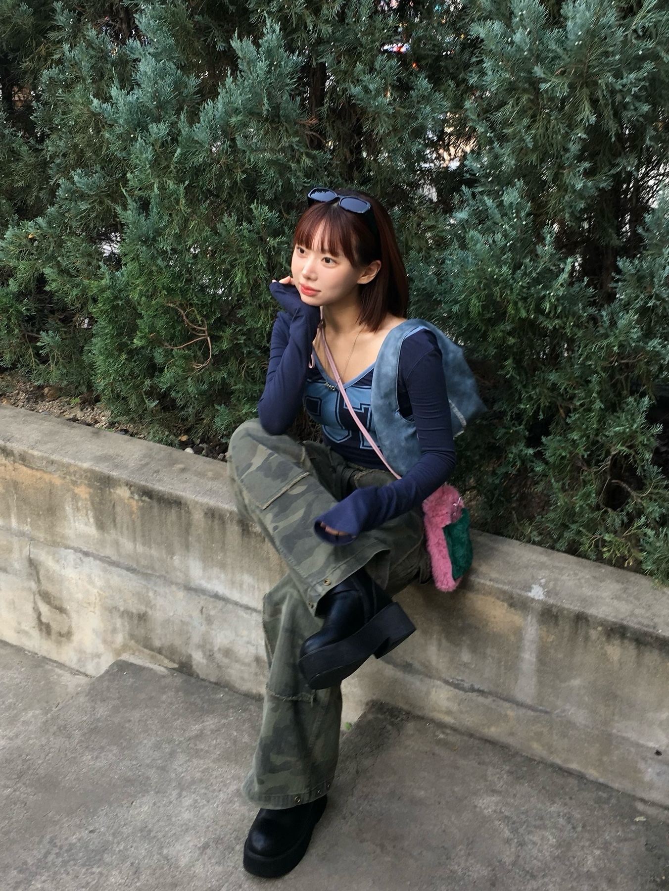 Hono Report Fur Mini Bag & Brooch Pink Green, Hono Report Fur Mini Bag & Brooch Navy Gray 착용 스타일