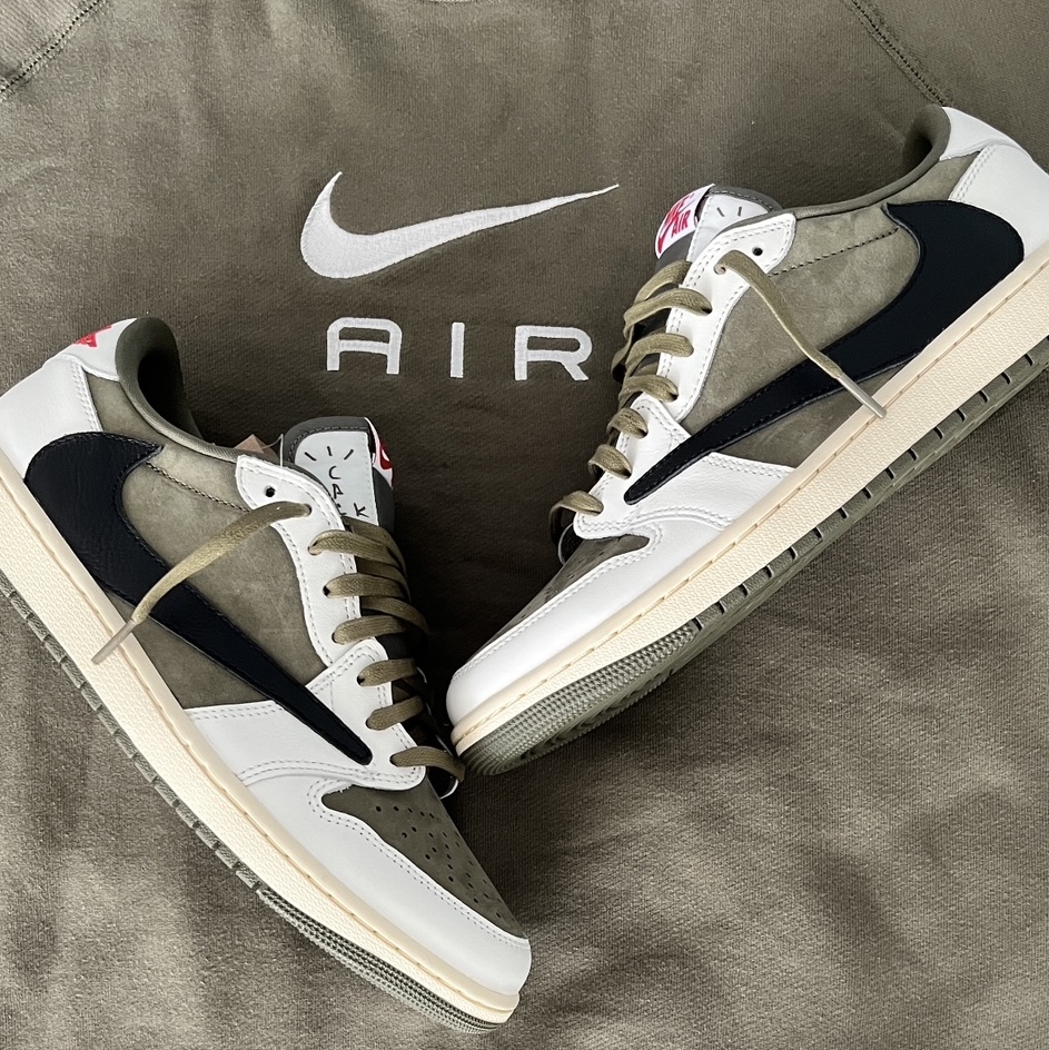 Supreme x Nike Denim Short Indigo - 24SS, Jordan 1 x Travis Scott Retro Low OG SP Reverse Olive 착용 스타일 - 2