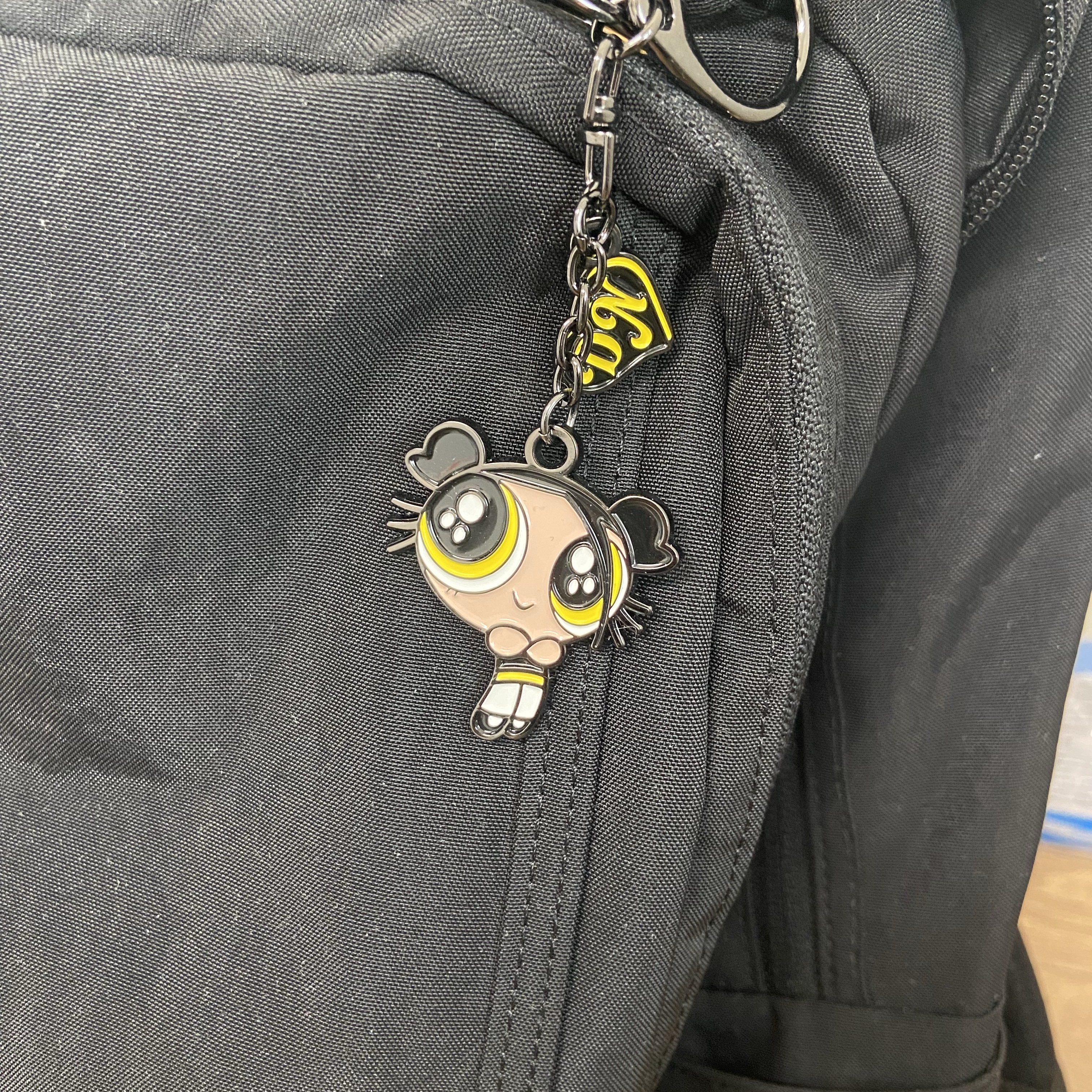 NewJeans x The Powerpuff Girls Metal Keyring Danielle 착용 스타일