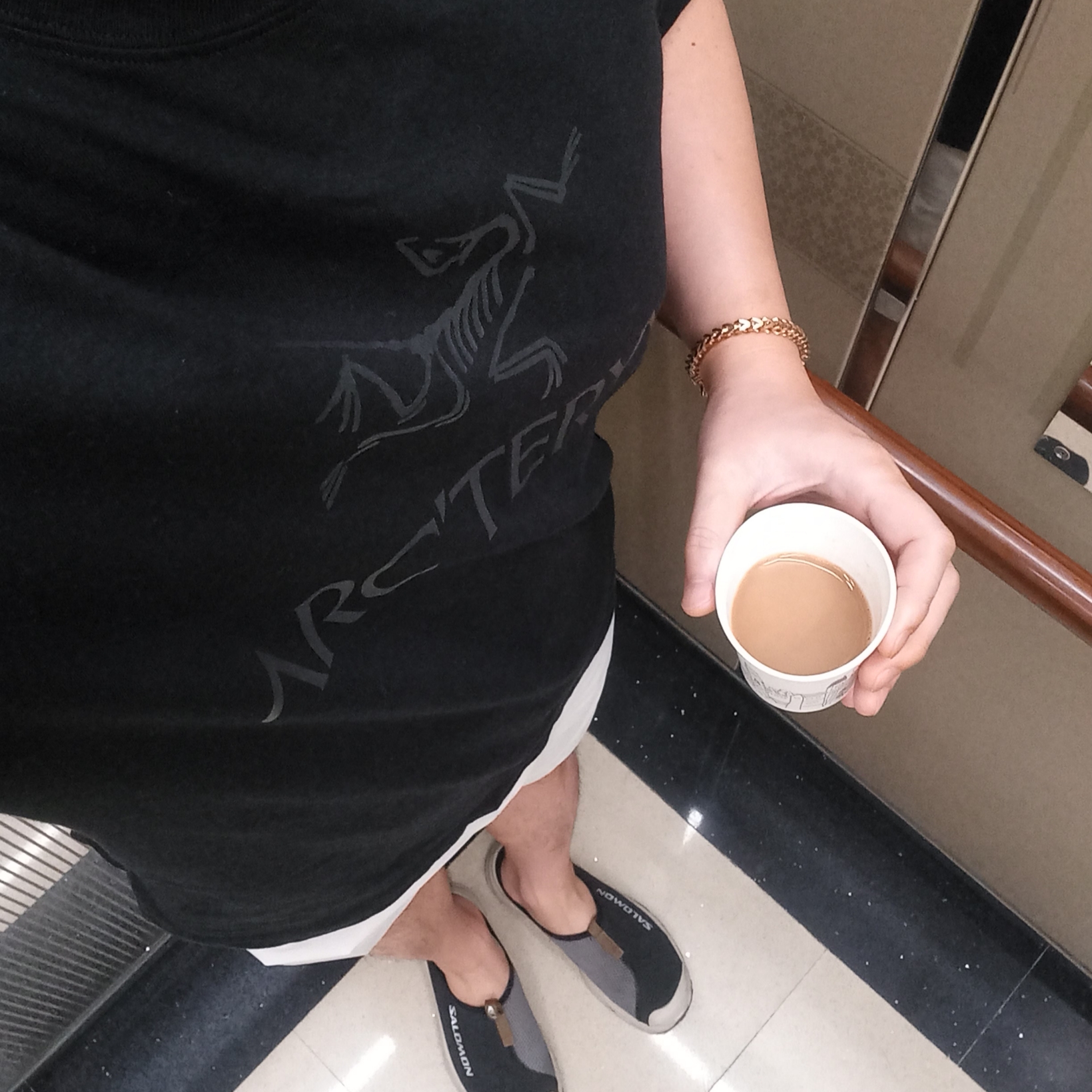 Arc'teryx Arc'word Logo SS T-Shirt Black, Arc'teryx Arc'word Logo SS T-Shirt Black 착용 스타일 - 2