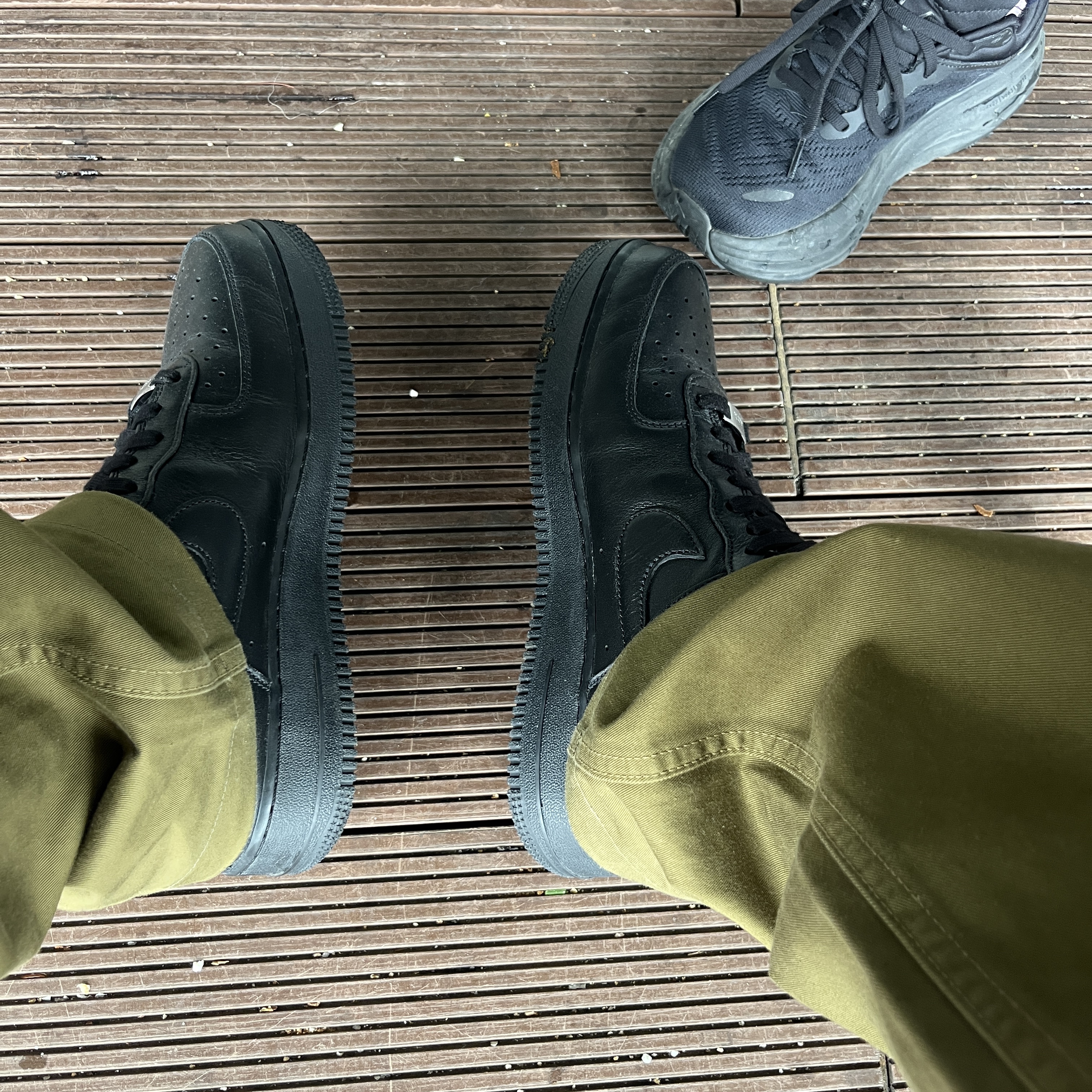 Nike x 1017 Alyx 9SM Air Force 1 Low SP Black 착용 스타일 - 2