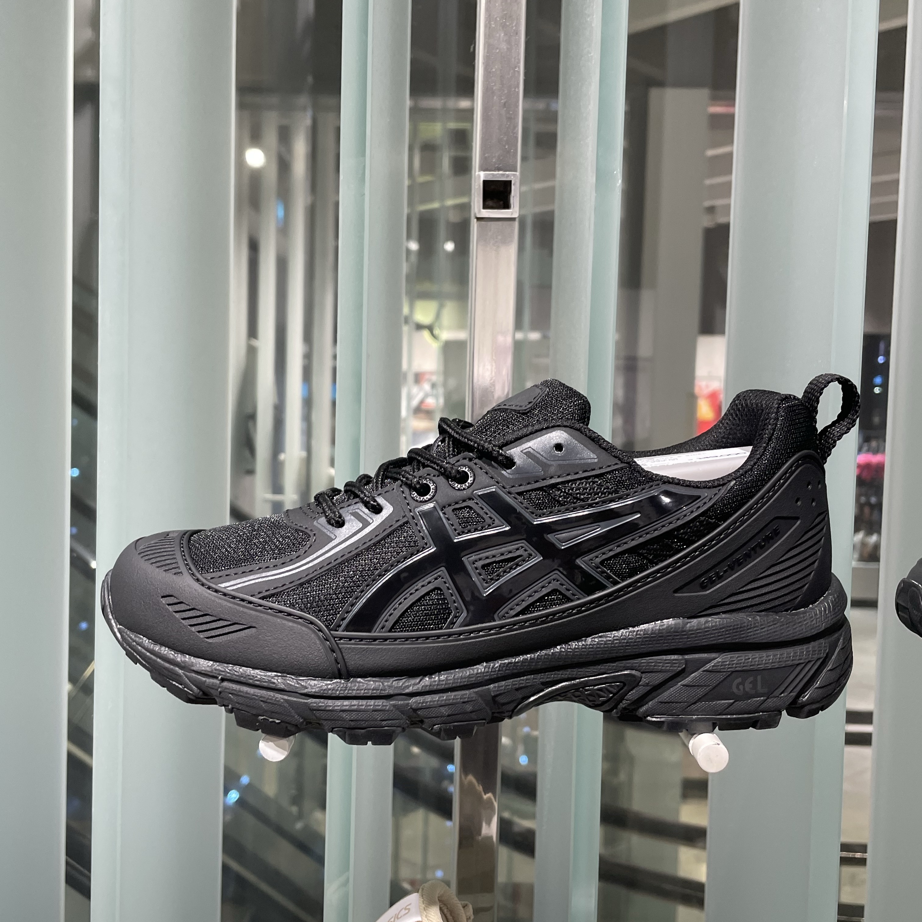 Asics Gel-Venture 6 Shield Black 착용 스타일