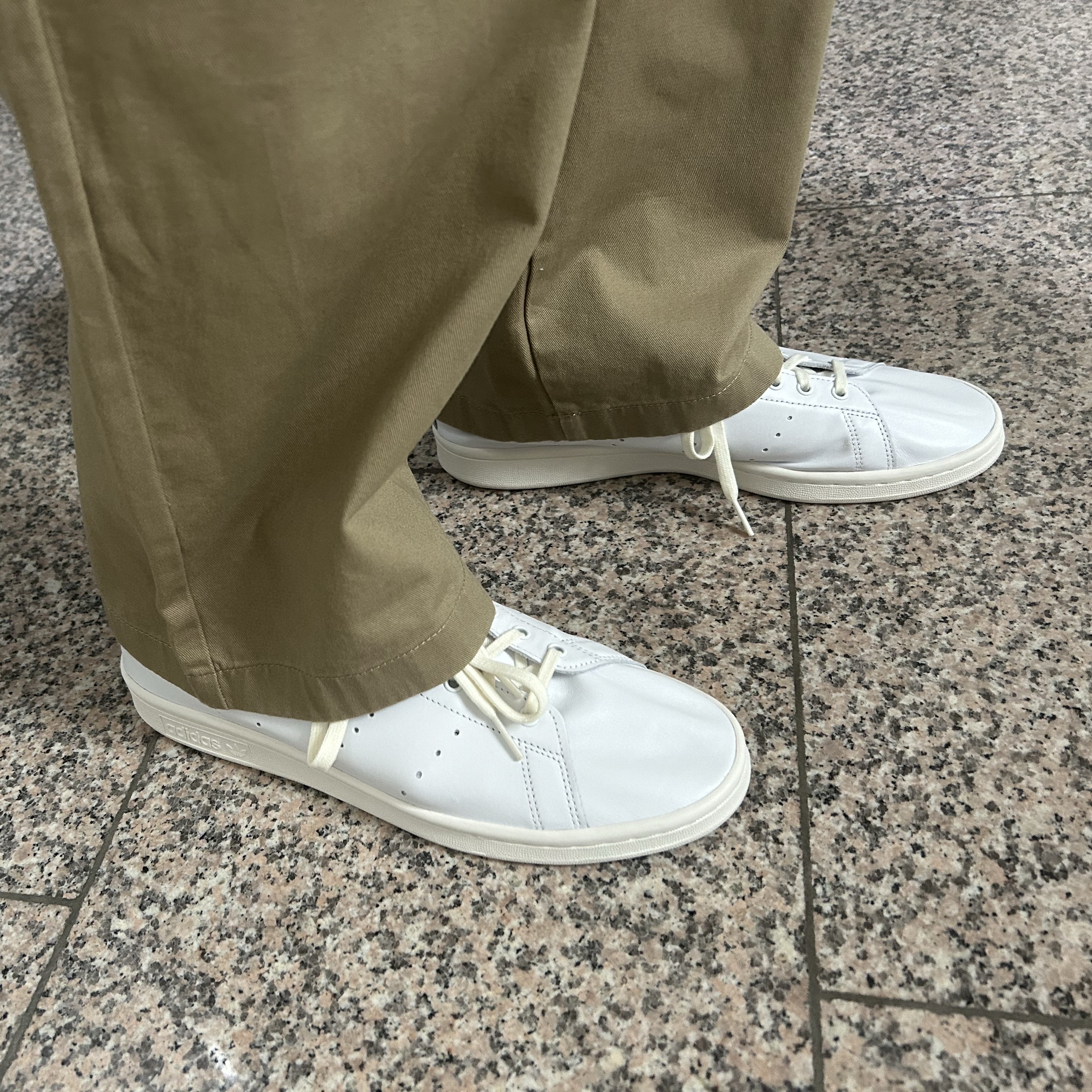 Adidas Stan Smith Decon Cloud White Green 착용 스타일 - 4