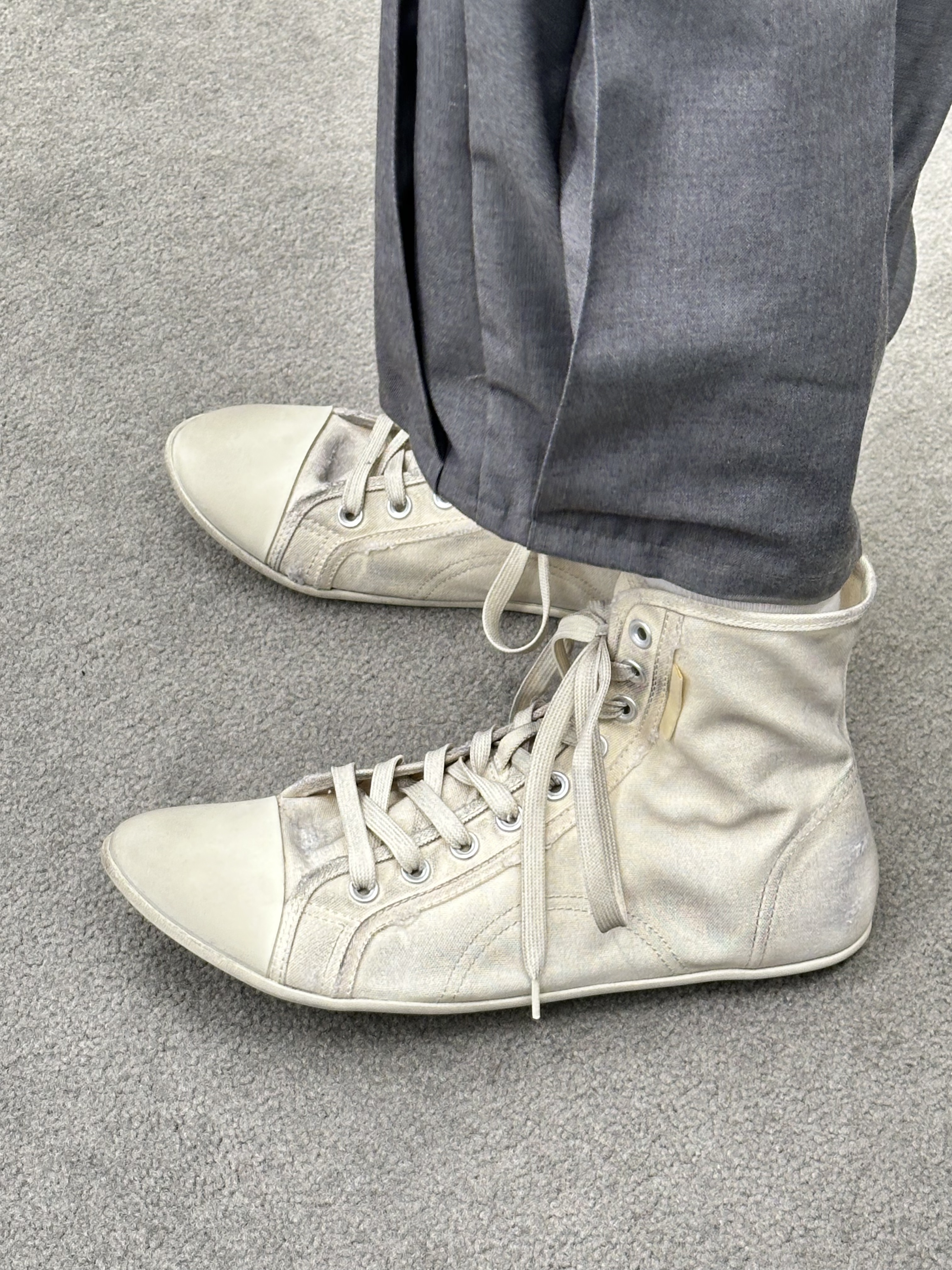 Balenciaga Cut Up Tracksuit Pants Black, Balenciaga Paris Ultra Flat High Top Sneaker White 착용 스타일 - 2