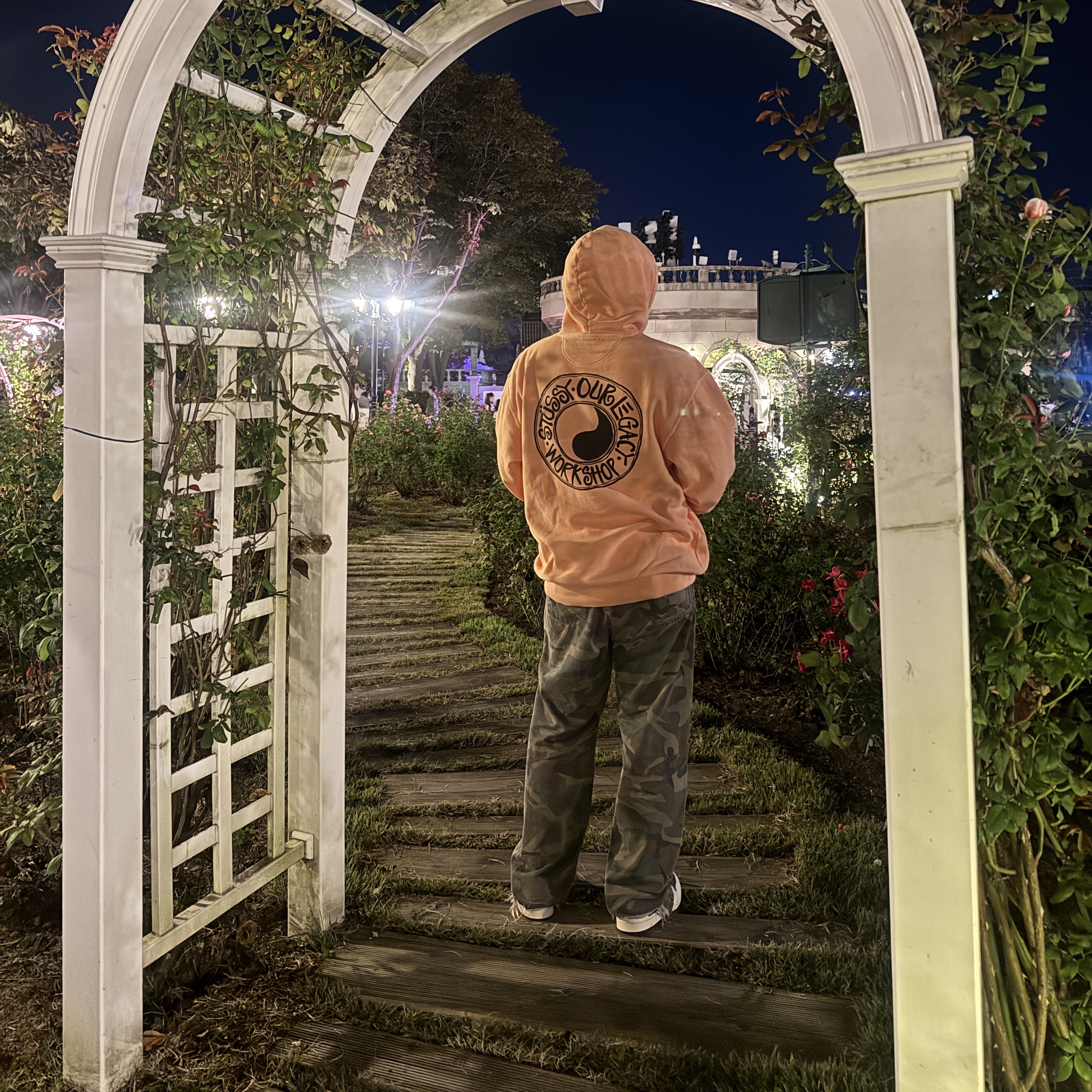 Stussy x Our Legacy Work Shop Pigment Dyed Buana Hoodie Peach, Jordan 1 x Travis Scott Retro Low OG SP Reverse Olive 착용 스타일