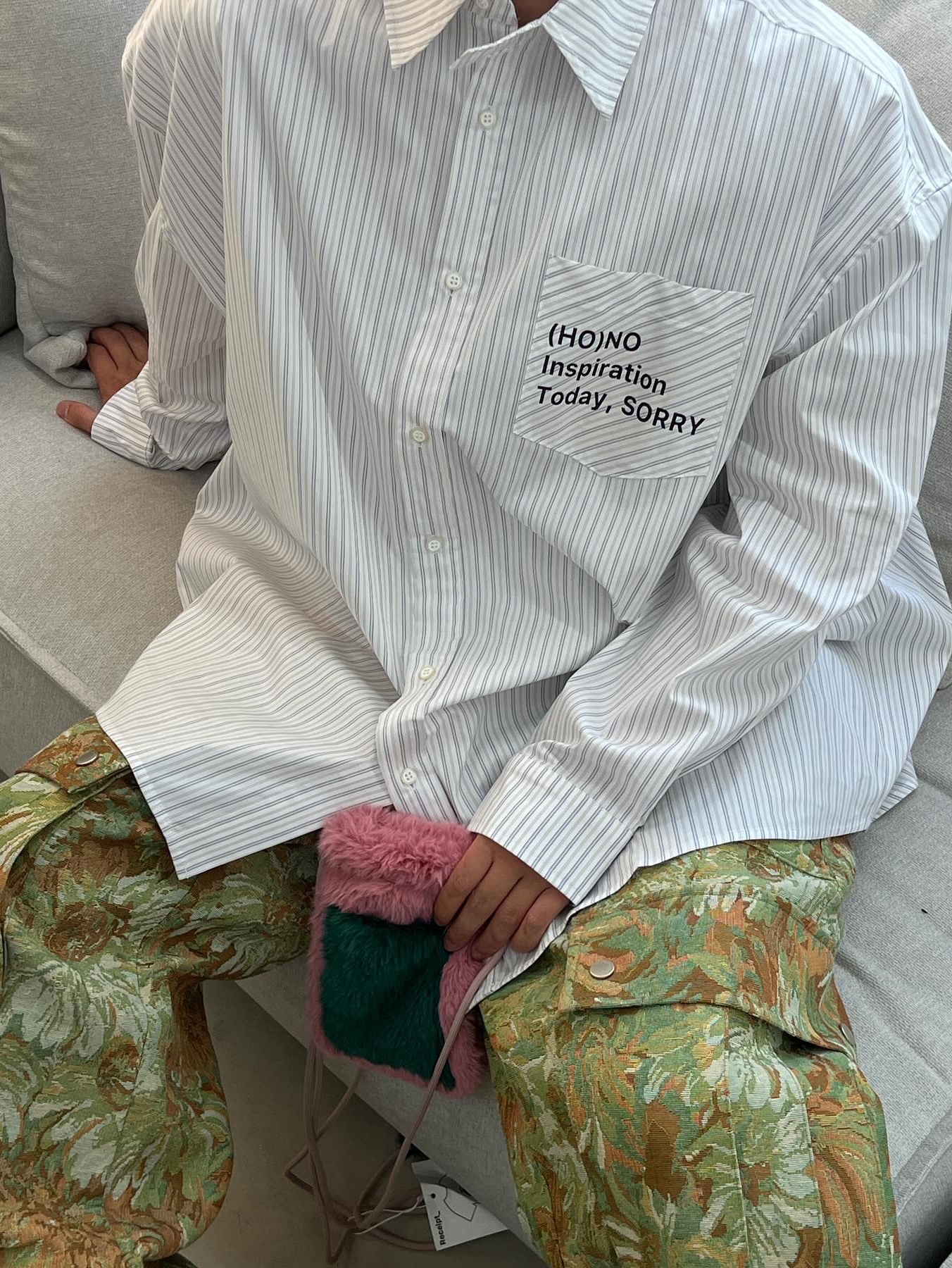 Hono Report Typo Shirts White Stripe, Hono Report Jacquard Cargo Pants Green Garden 착용 스타일