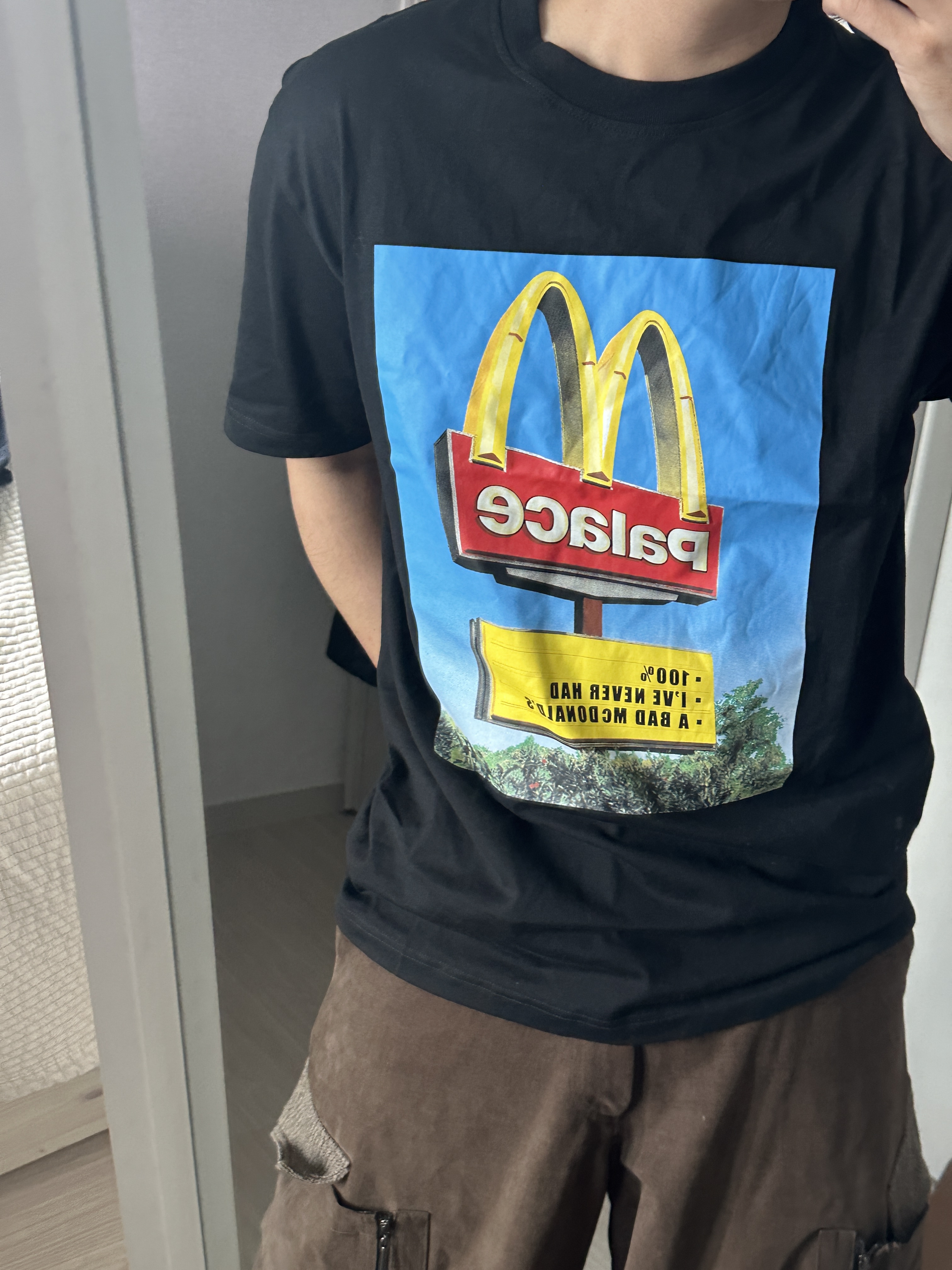 Palace x McDonald's Sign T-Shirt Black - 23FW 착용 스타일
