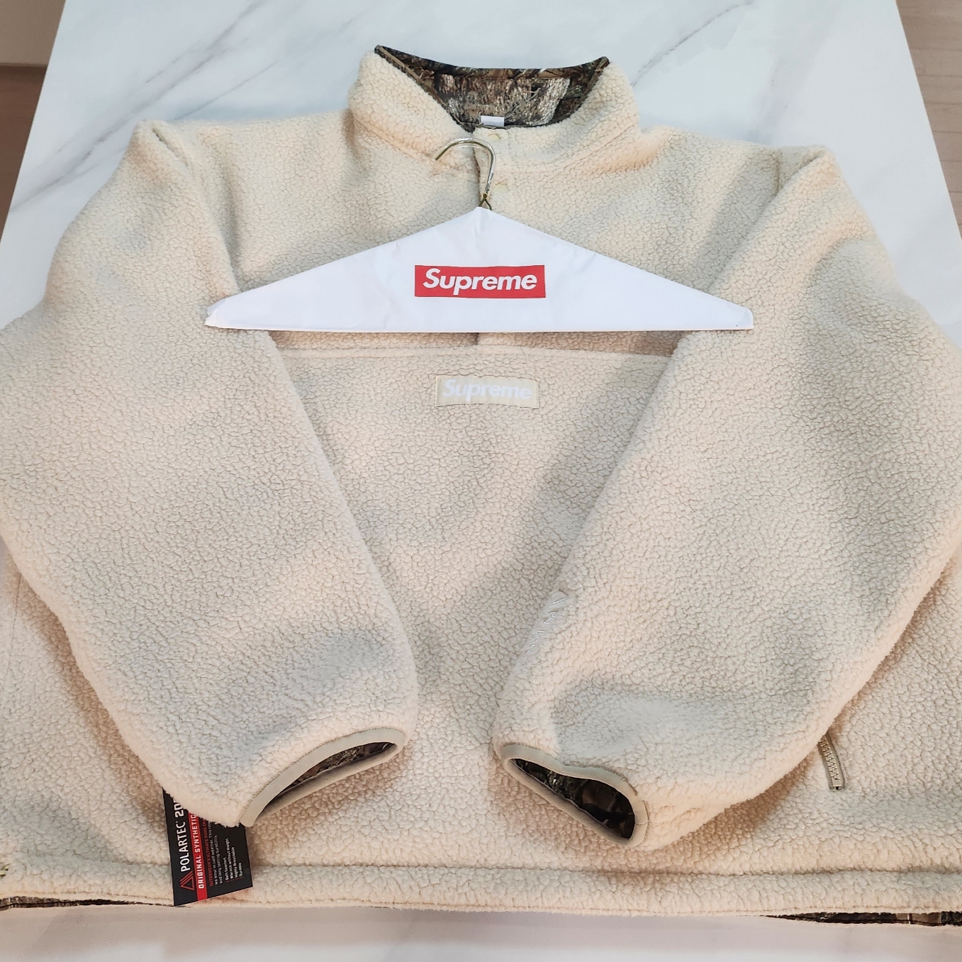Supreme Polartec Shearling Reversible Pullover TrueTimber HTC Fall Camo - 24FW 착용 스타일 - 2