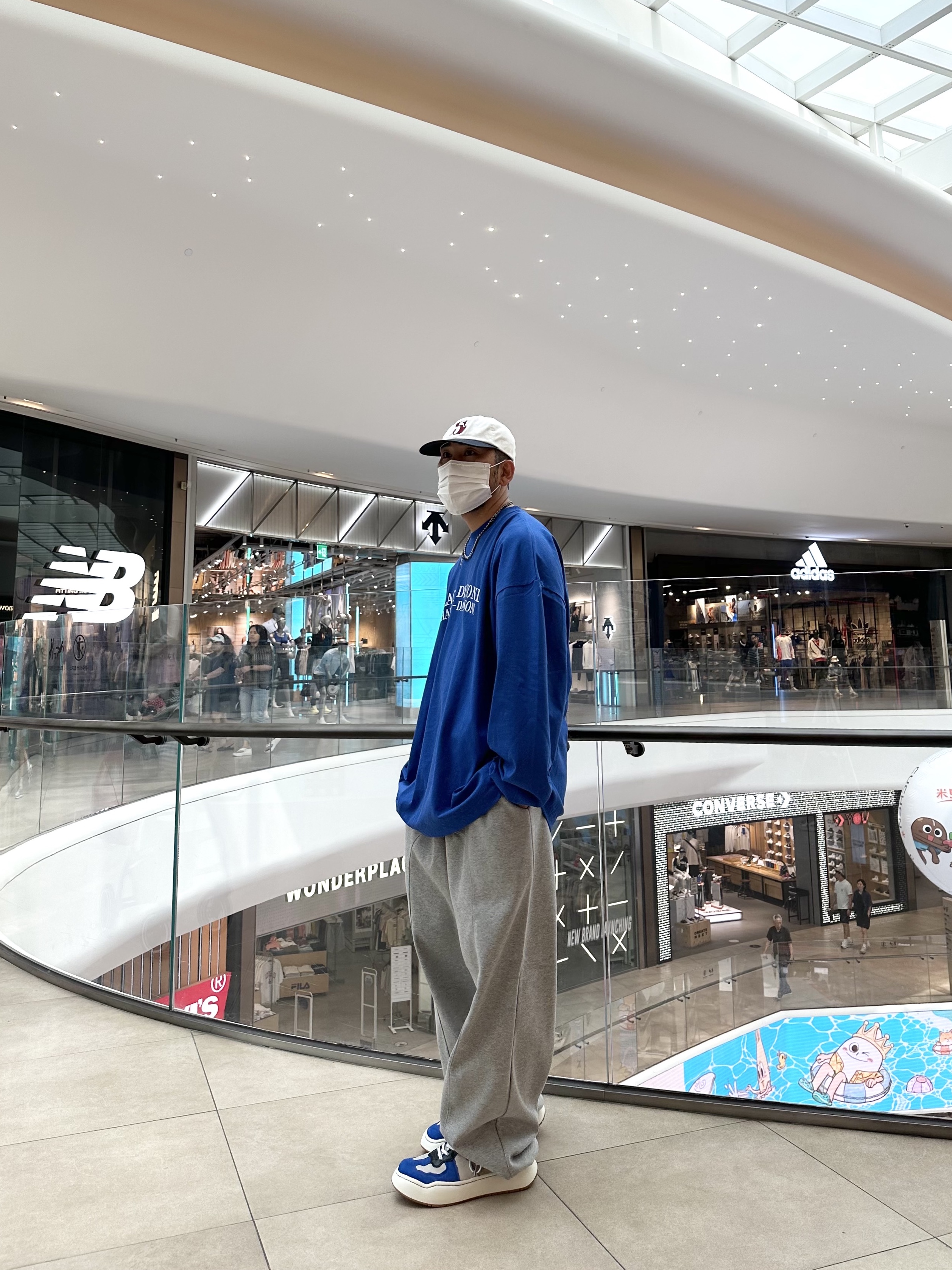 Stussy Vintage S Low Pro Cap Khaki, Ader Error Log; Baus Blue White 착용 스타일
