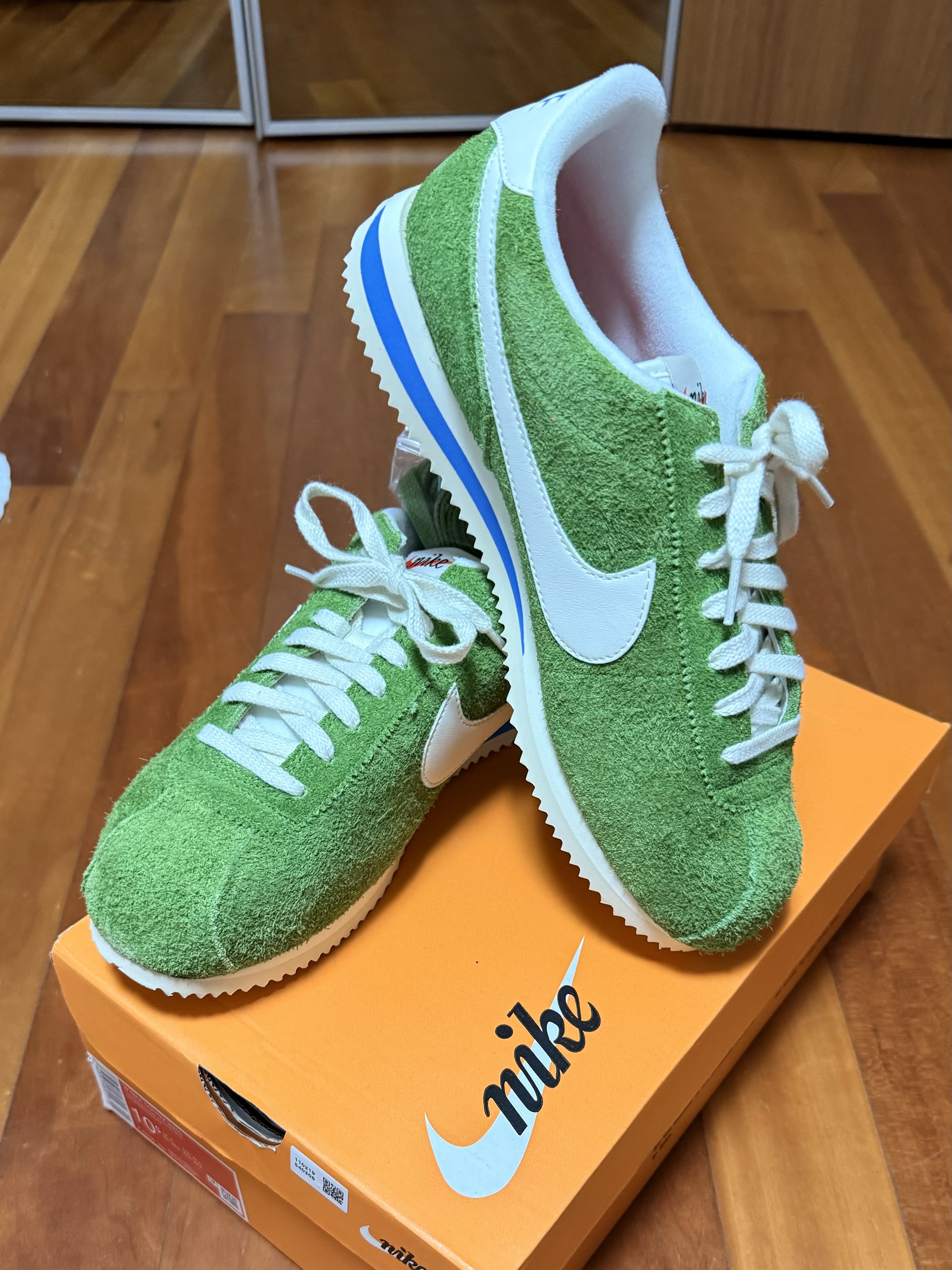 (W) Nike Cortez Vintage Chlorophyll Suede 착용 스타일 - 2
