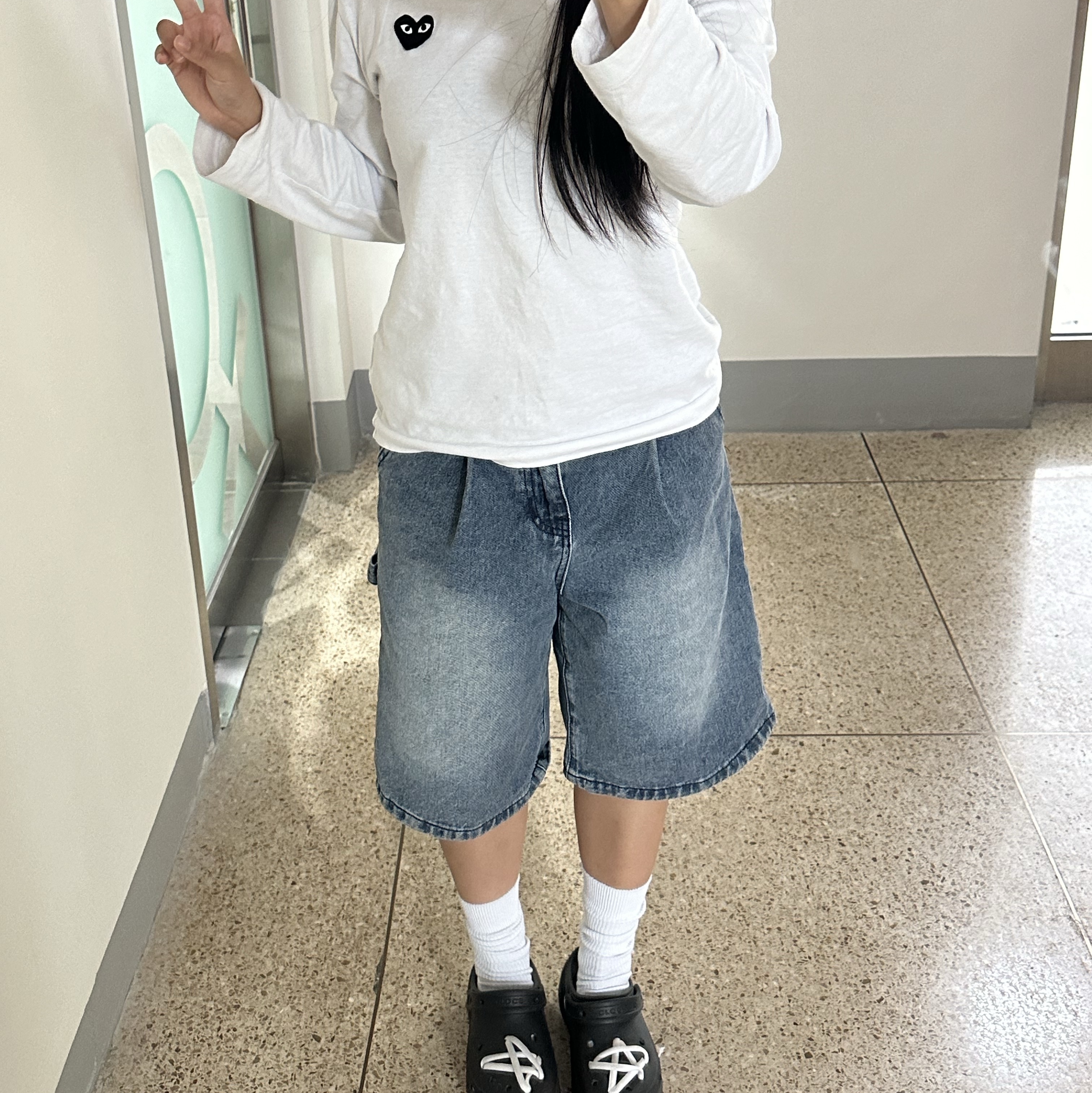 Play Comme des Garcons Black Heart LS T-Shirt White, (W) Crocs Classic Platform Clog Black 착용 스타일