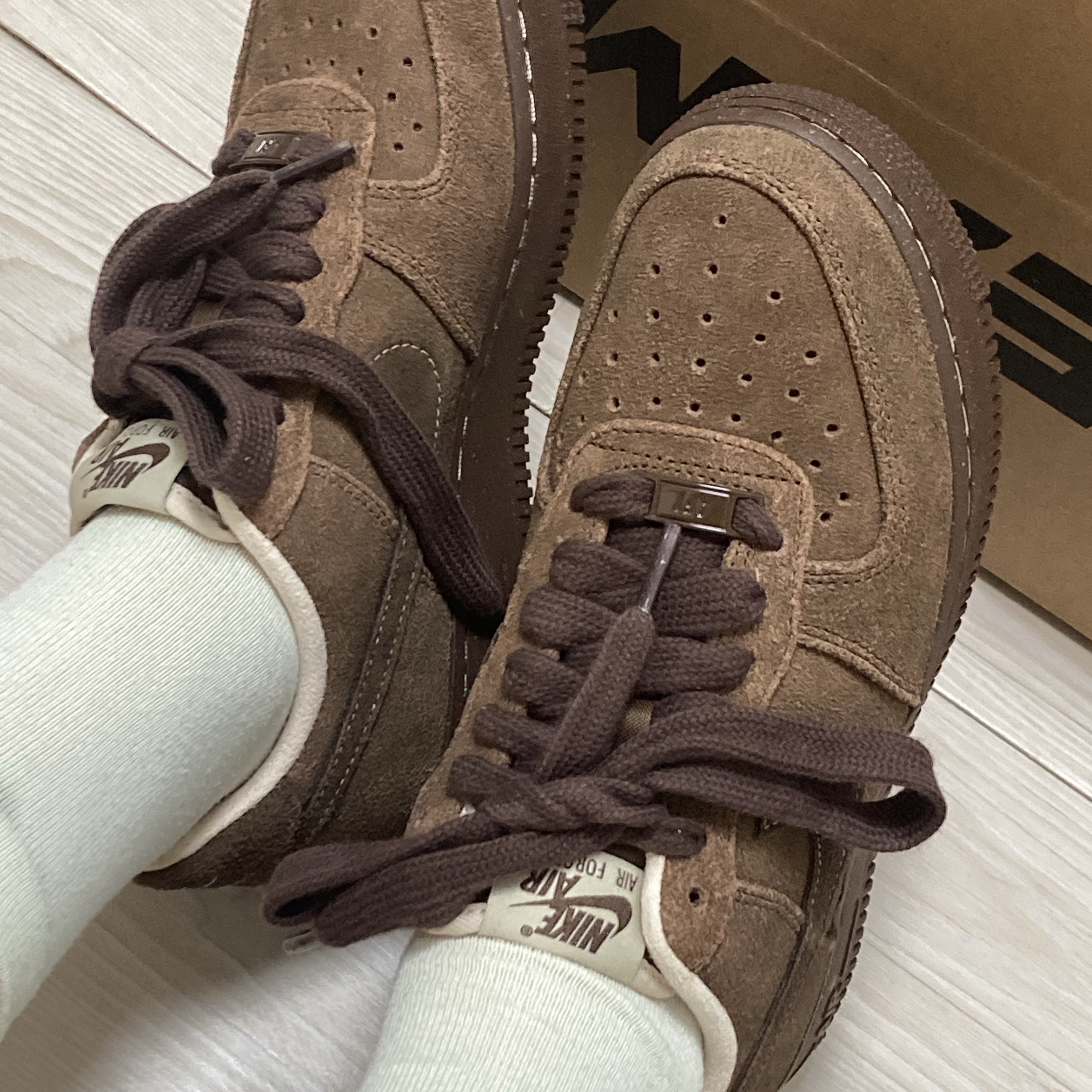 (W) Nike Air Force 1 '07 Cacao Wow 착용 스타일 - 1