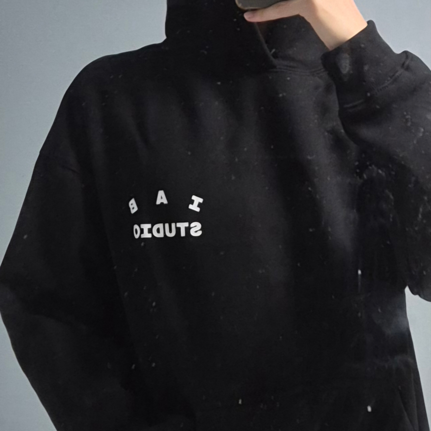 IAB Studio Hoodie Black 착용 스타일 - 1